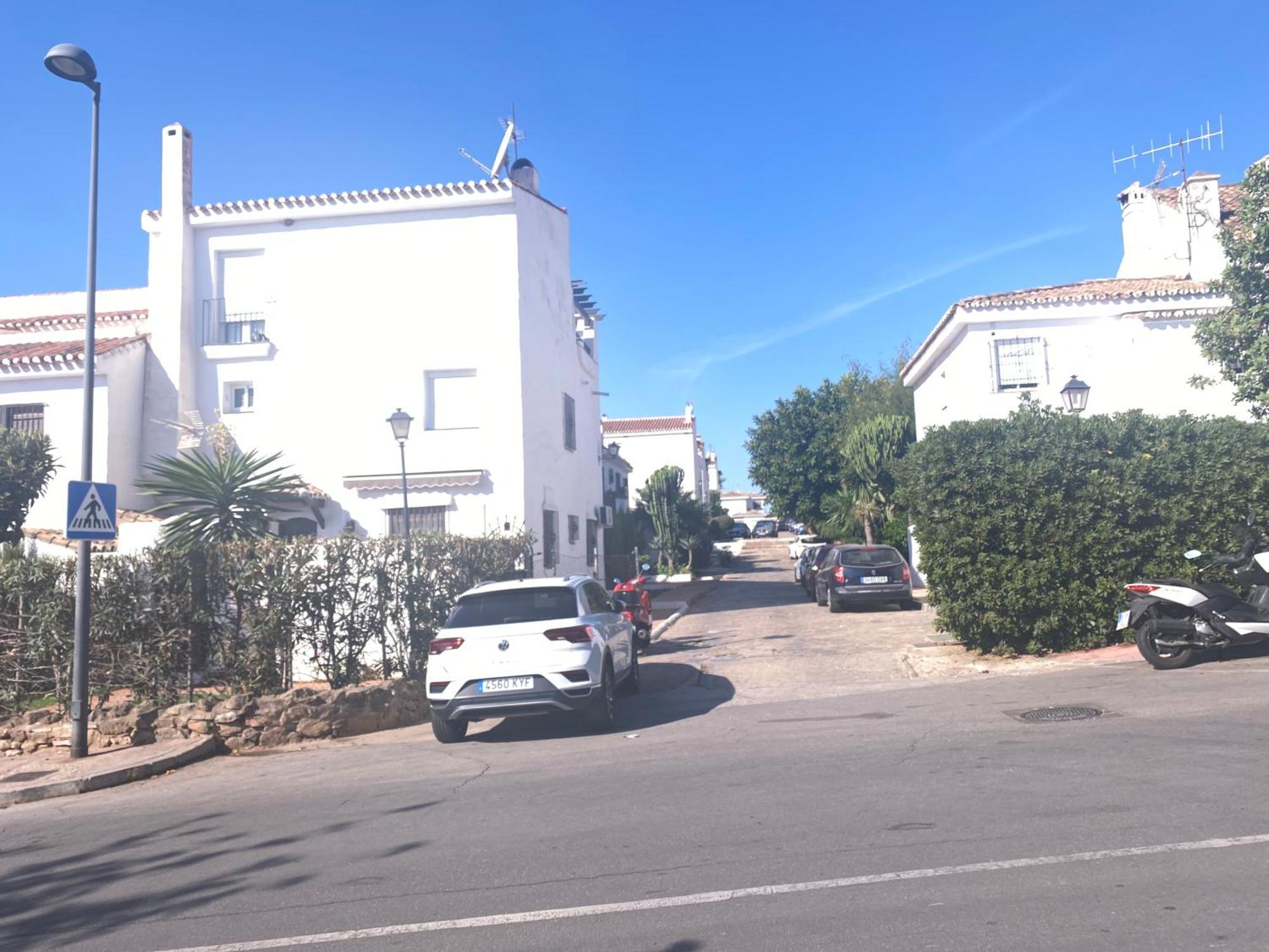 Bien Situado En * Marbella