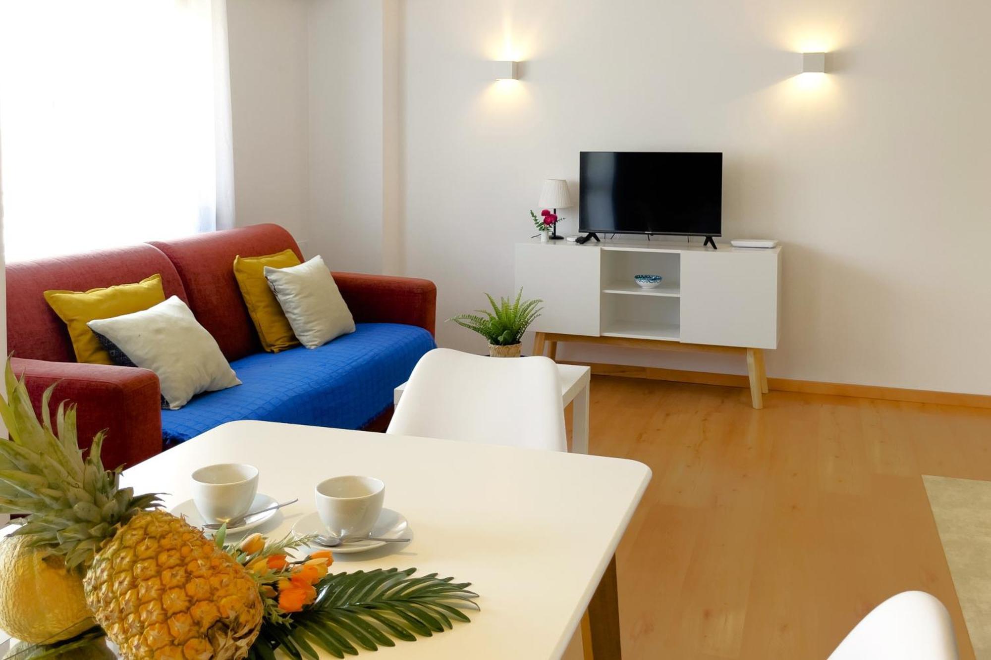 Mediterraneo 508. Fantastic On The Beachfront With Sea Views. Apartment *
