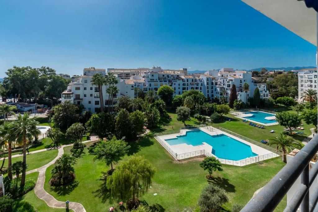 Apartment The Diamond Of Banus With Seaviews
