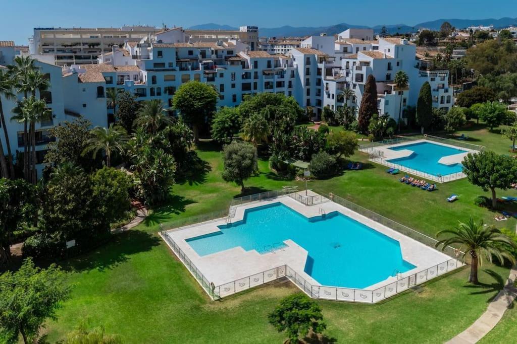 The Diamond Of Banus With Seaviews *