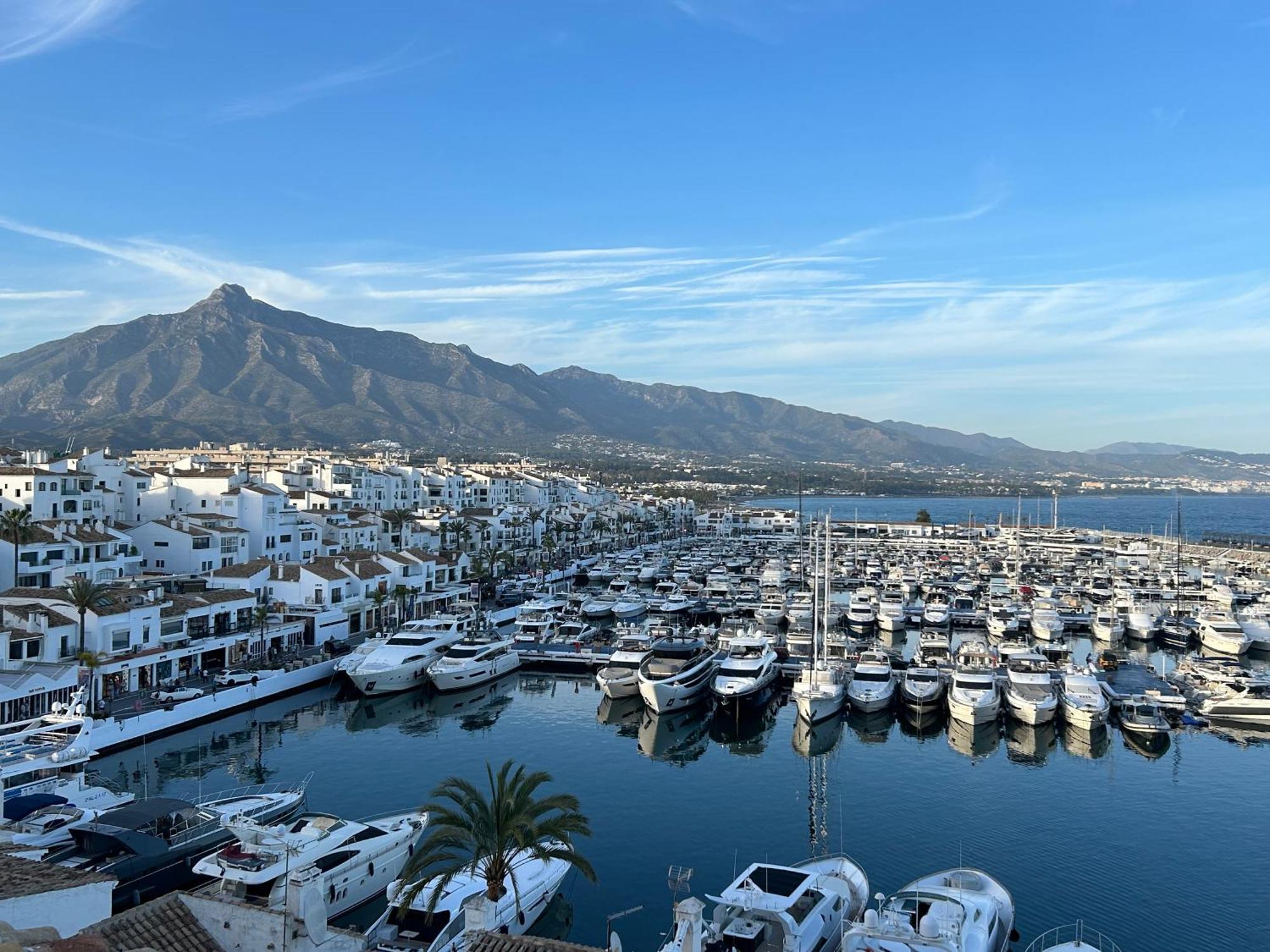 Front Sea View On Marbella's Promenade Apartment *