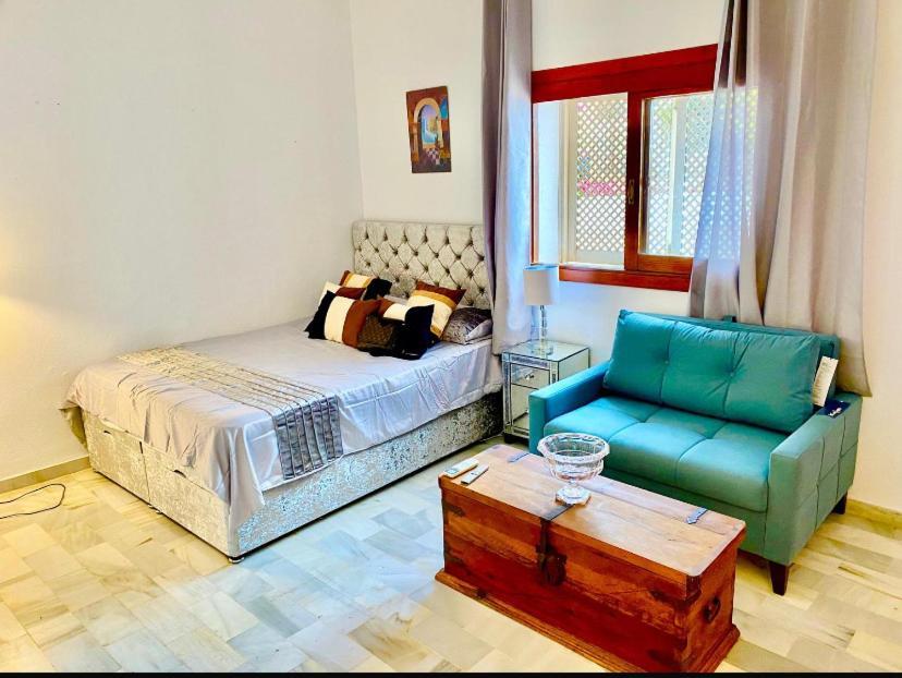 Bed & Breakfast Stunning At Del Golf, 5 Stars And Frontline Golf, Porto Banus, Marbella