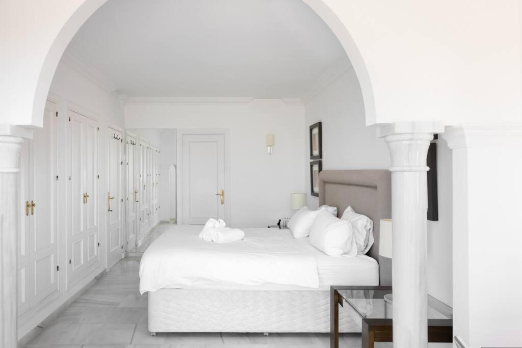 Apartment 2 Bed In Magna With Sea Views Marbella