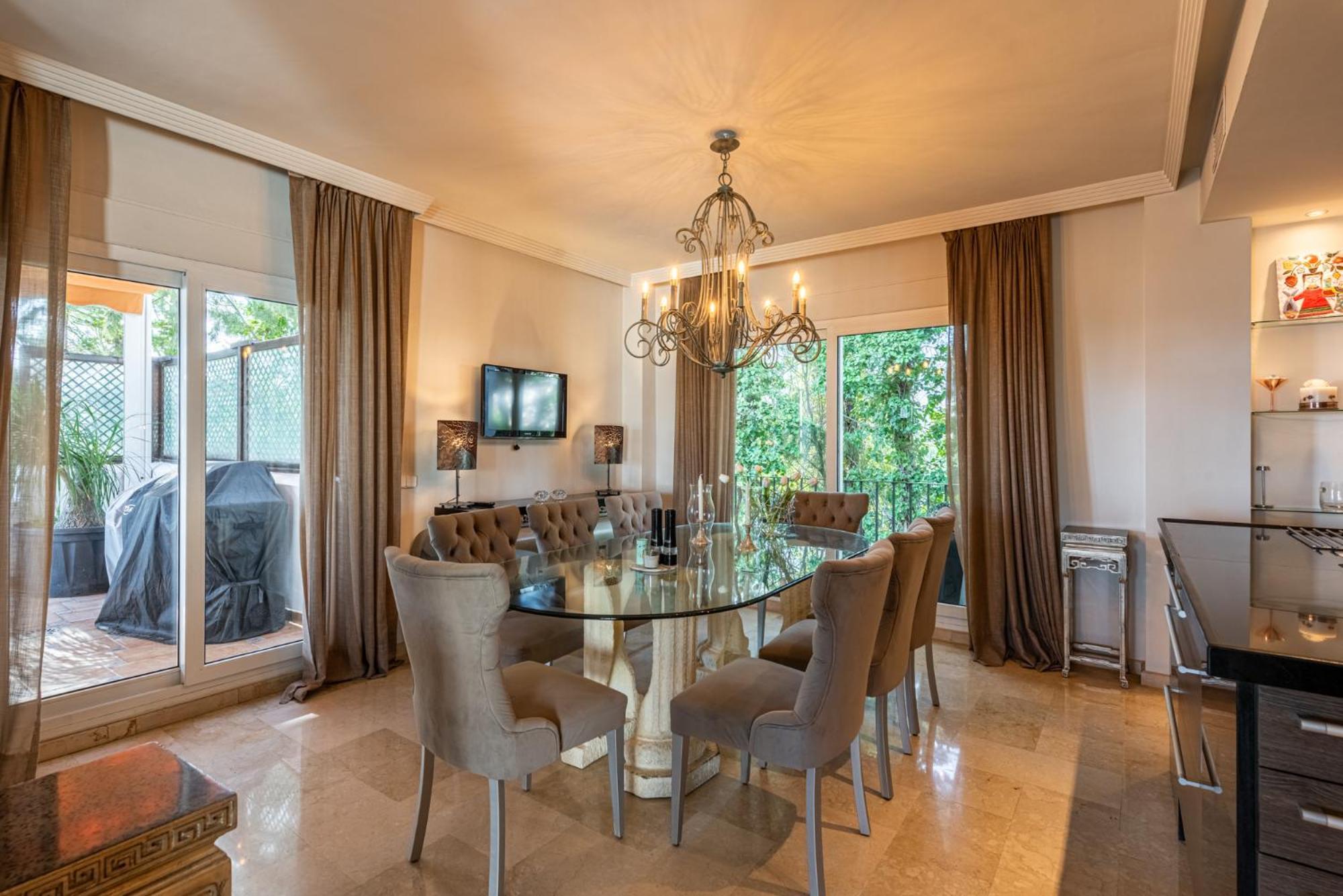 Palm Frontline Penthouse Holiday home Marbella