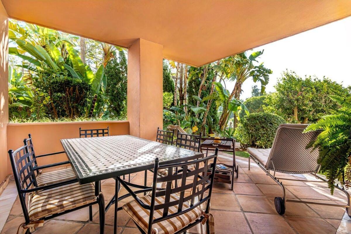 Ap. En Monteros - * Marbella