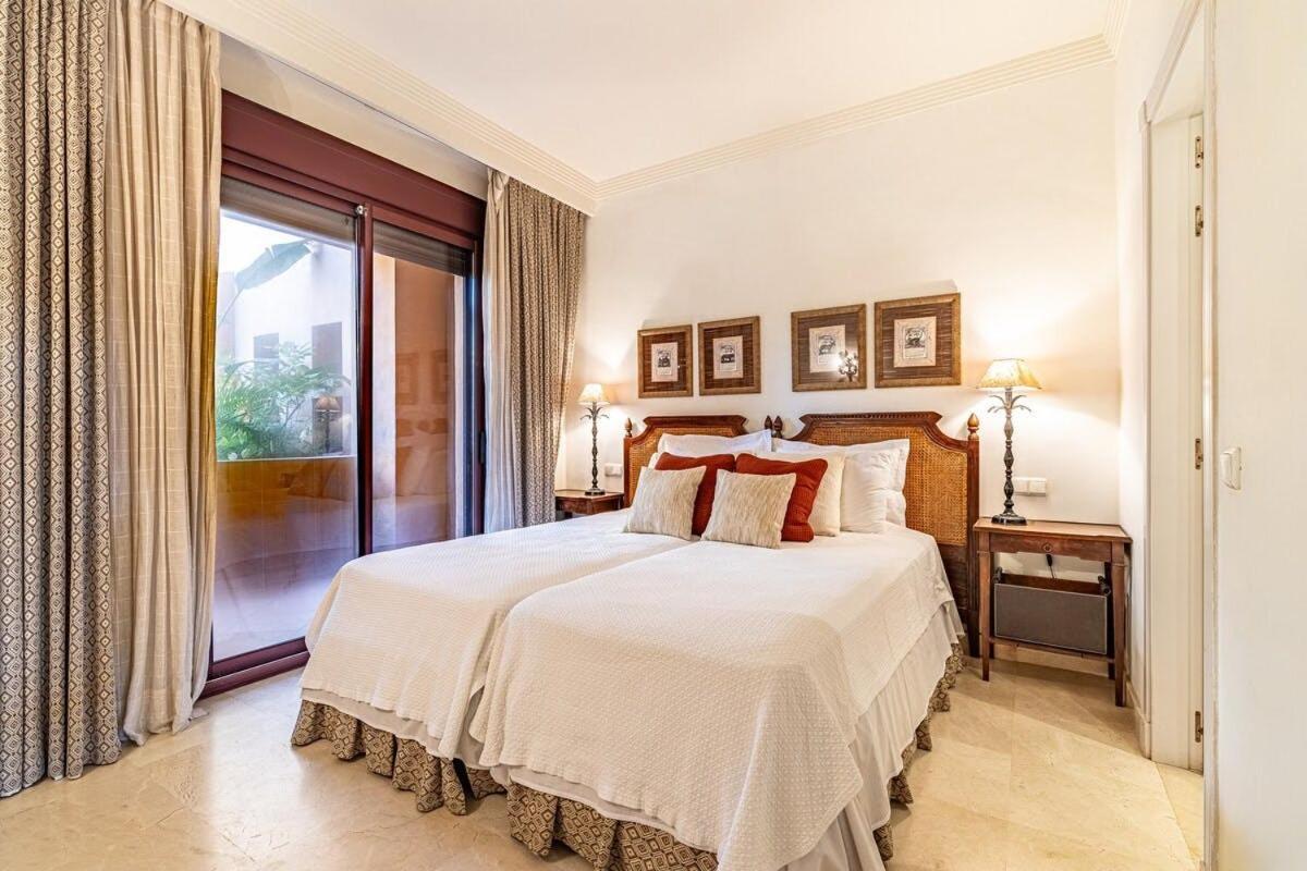 Ap. En Monteros - *