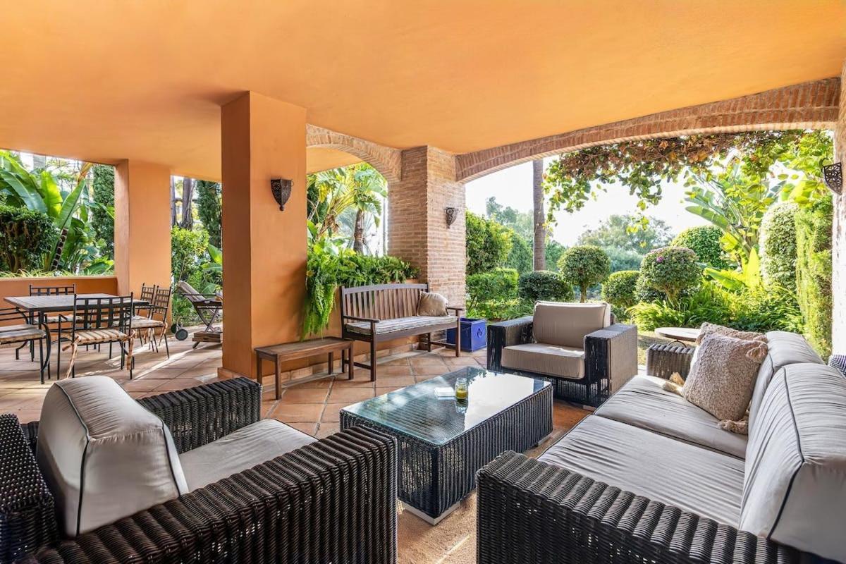 Ap. En Monteros - * Marbella