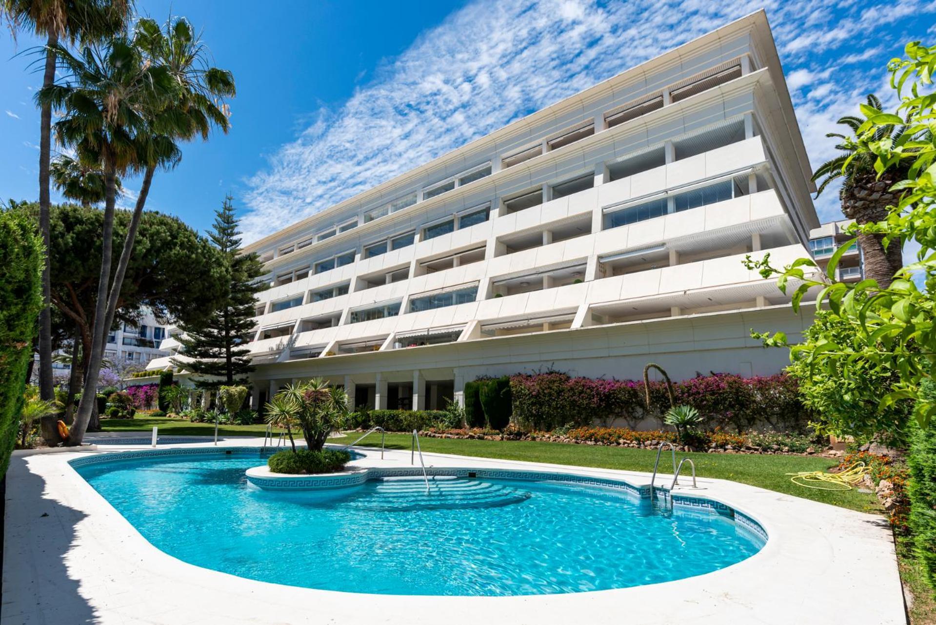 Sea View 2-bedroom With Pool * Marbella