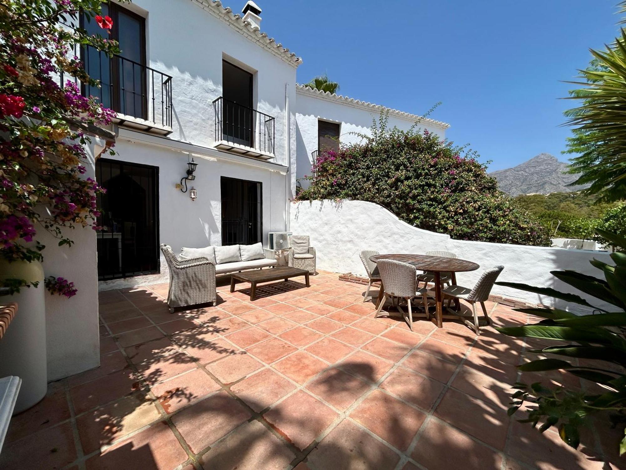 Vakantiehuis House In Surrounded By Golf Courses *