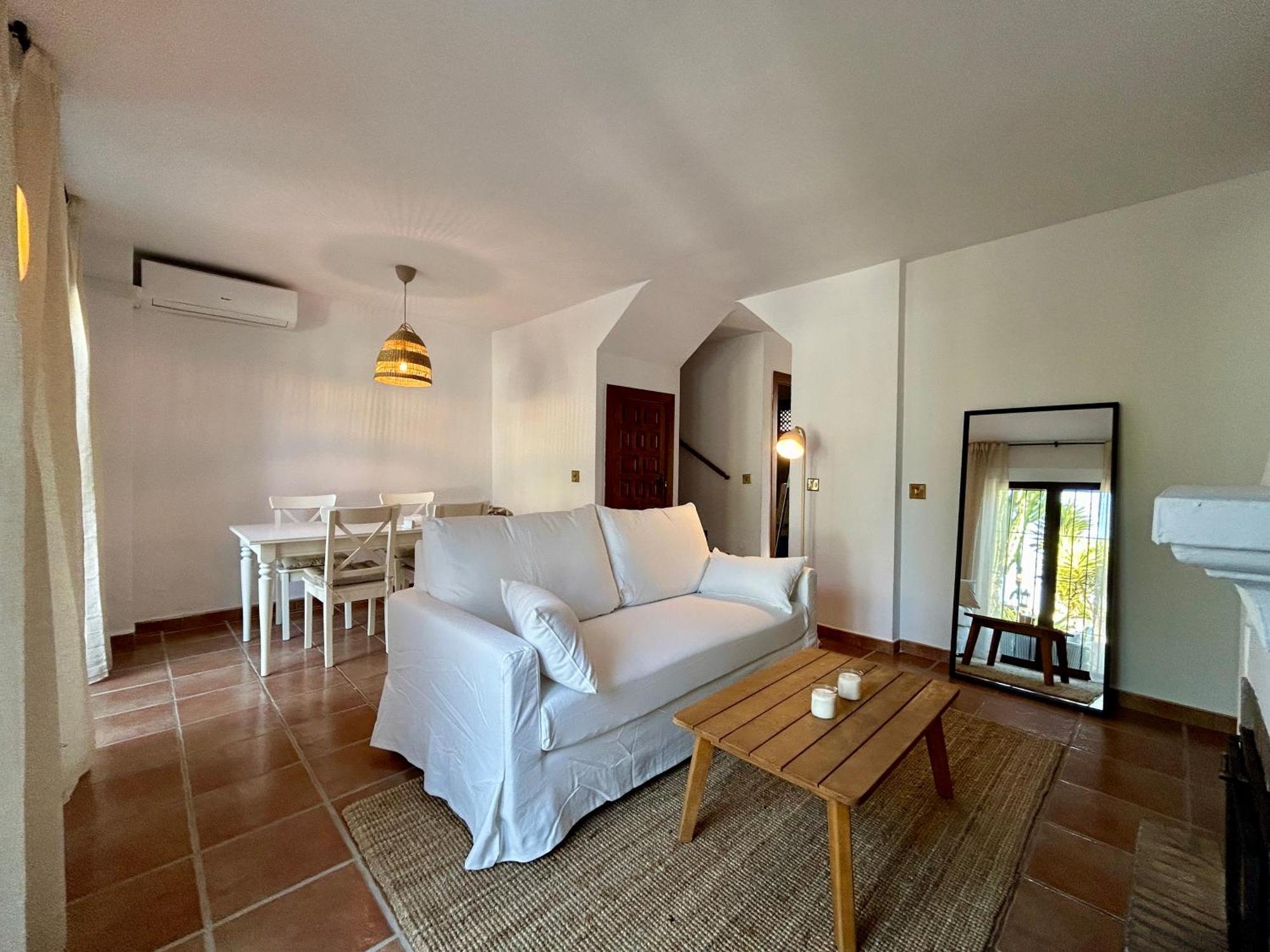 House In Surrounded By Golf Courses Vakantiehuis
