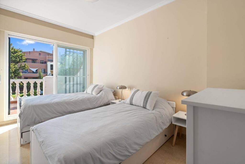Fantastic Family 50 Metres To Rdr419 Holiday home Marbella