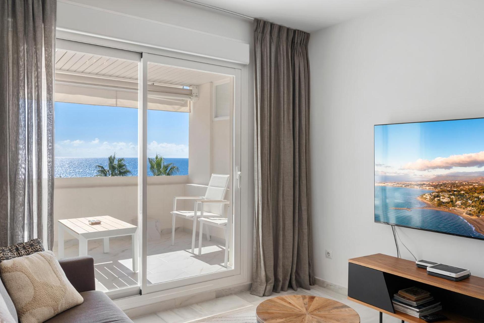 Sea View 2-bedroom With Pool Marbella