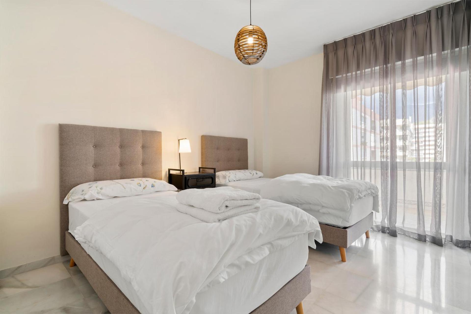 Sea View 2-bedroom With Pool Marbella