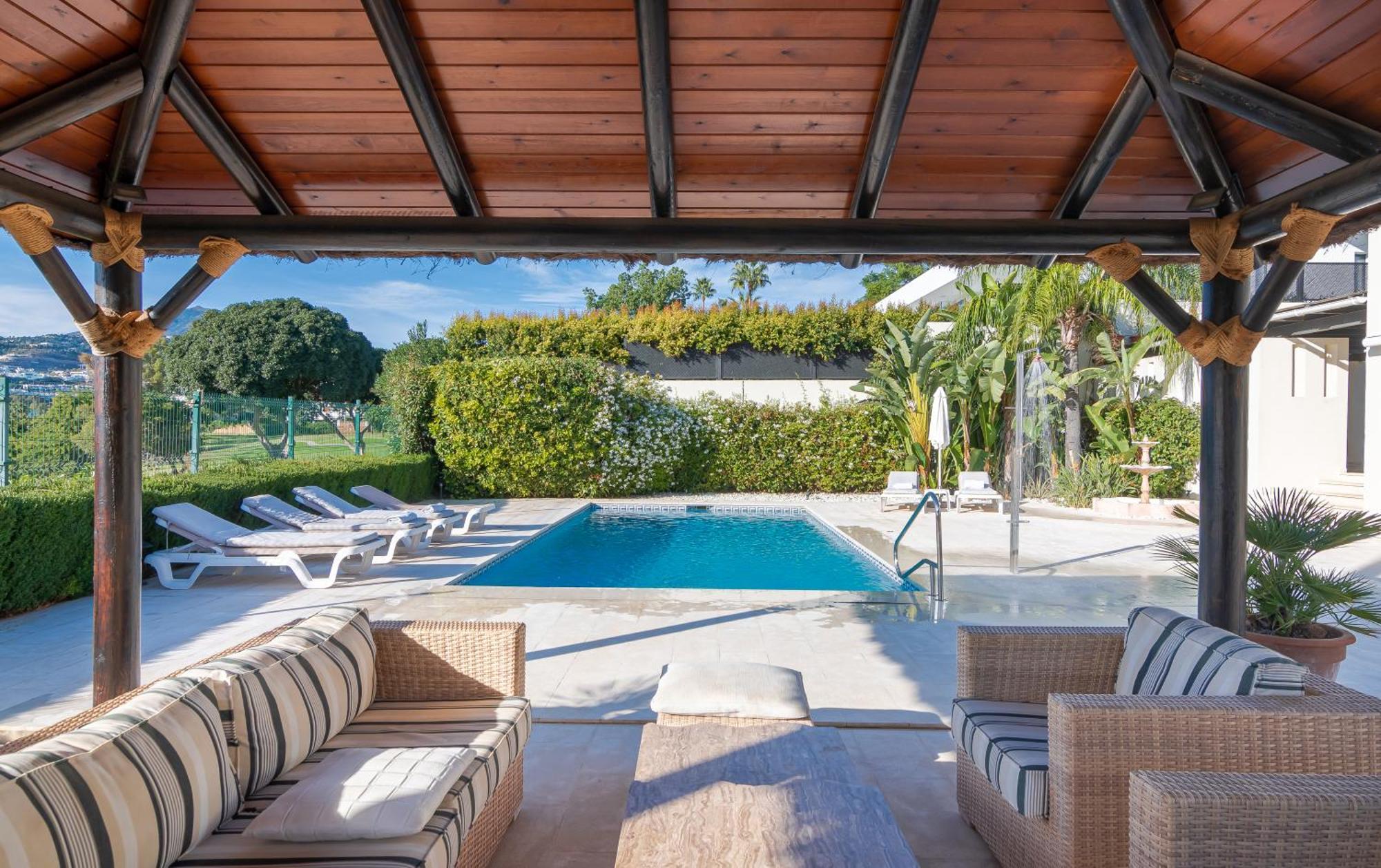 - Naranjos Golf Frontline Villa Marbella