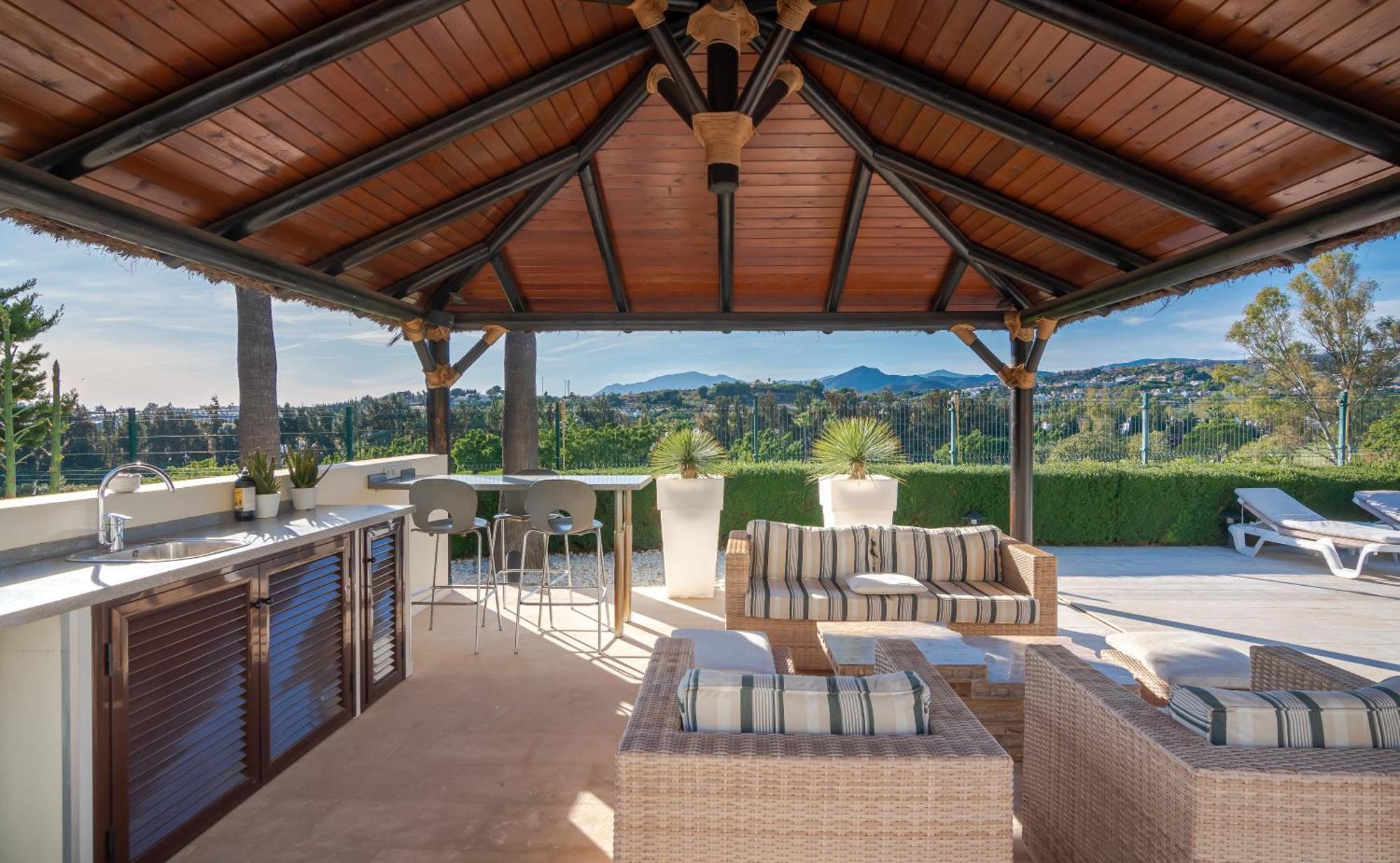 - Naranjos Golf Frontline Marbella