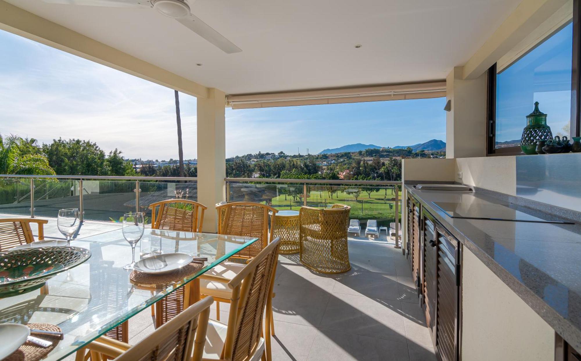 Villa - Naranjos Golf Frontline