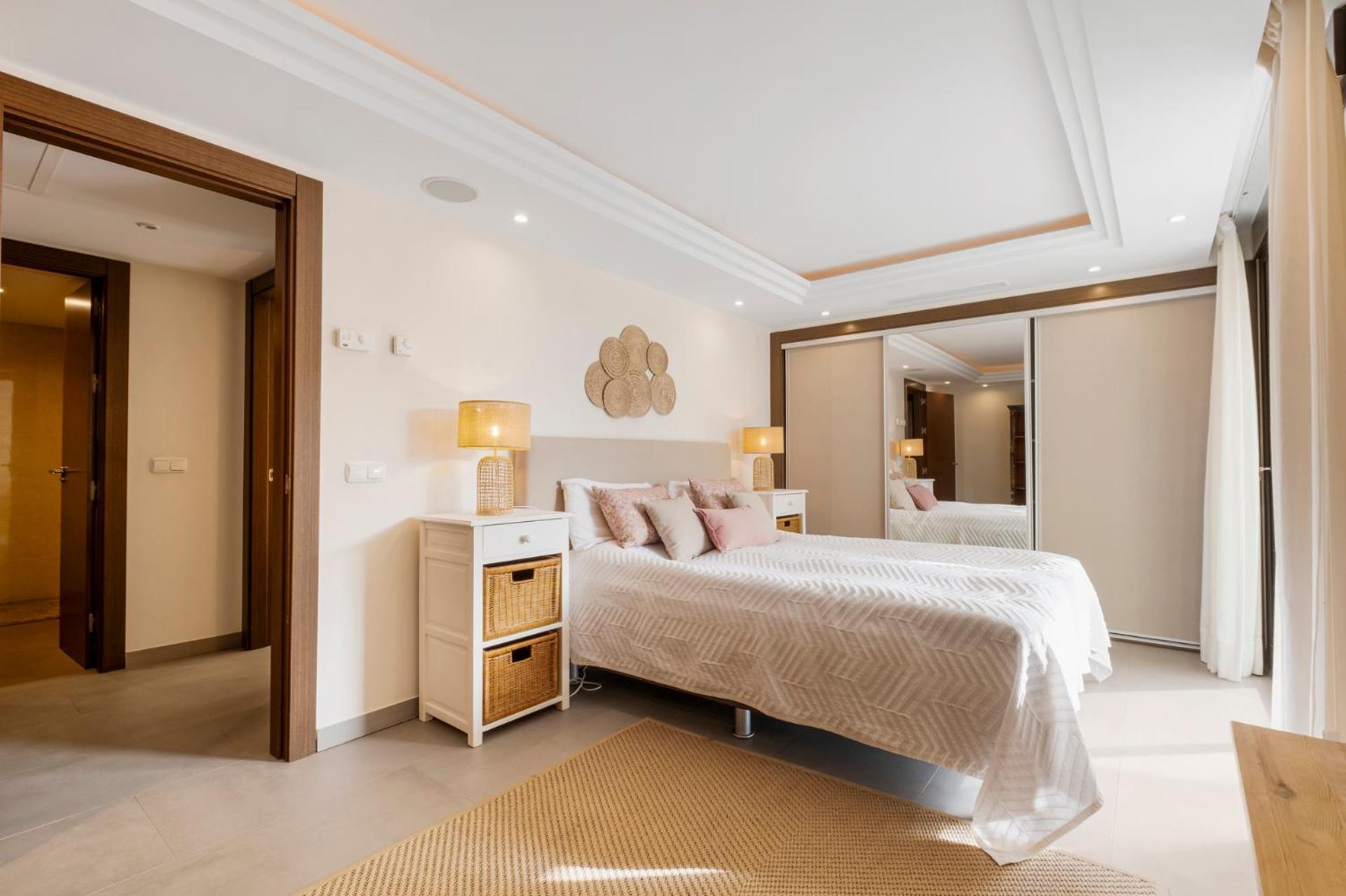 Villa - Naranjos Golf Frontline *