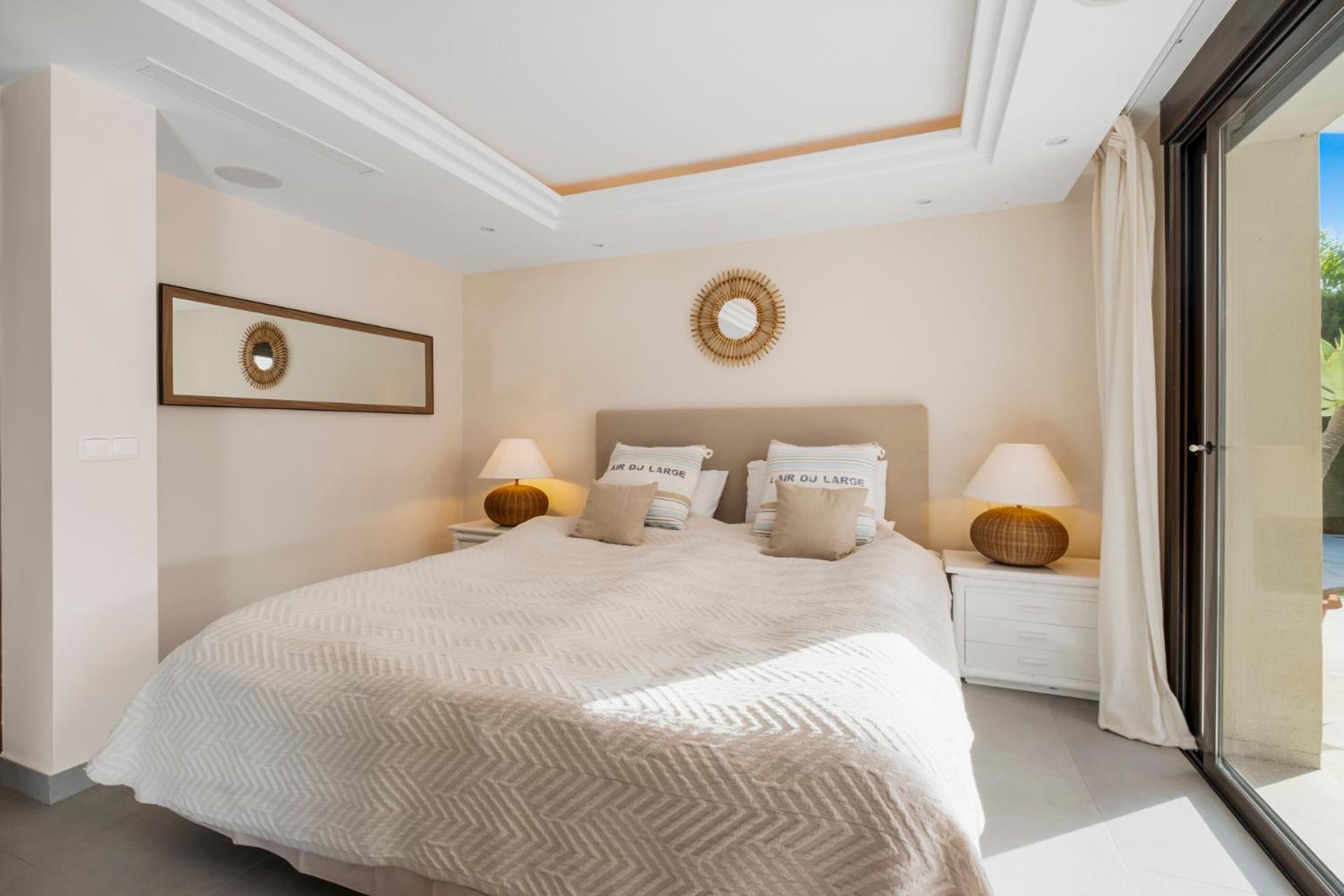 - Naranjos Golf Frontline Villa Marbella