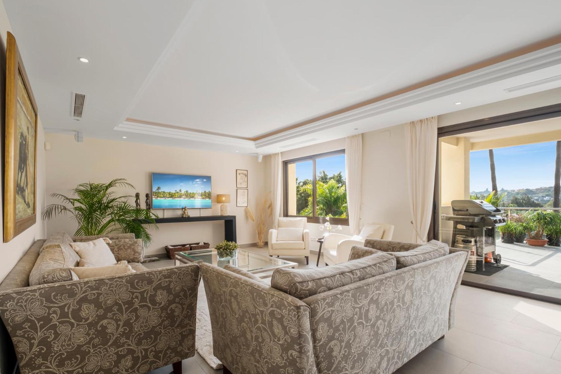 - Naranjos Golf Frontline Marbella