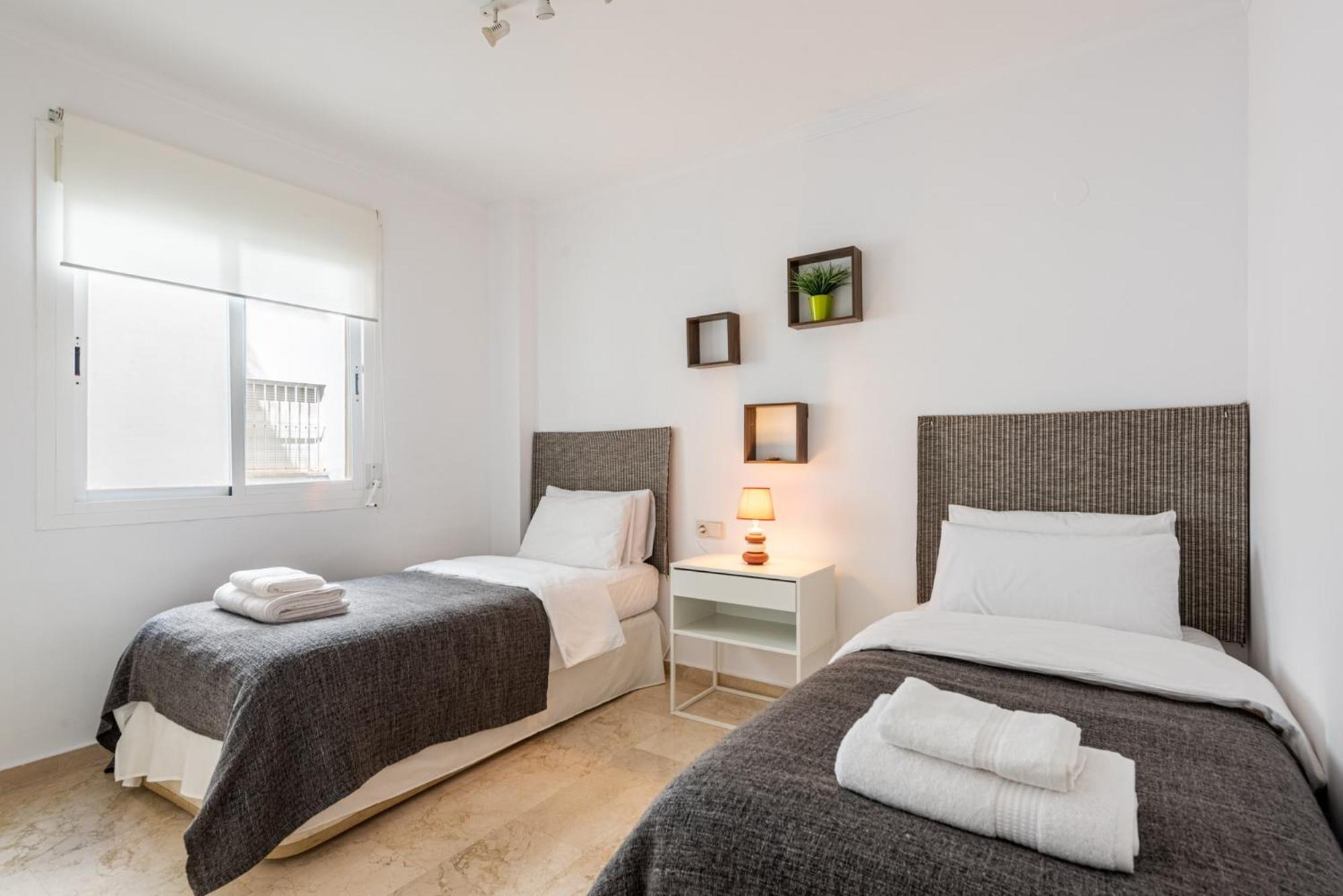 Terrazas De Banus, Location *