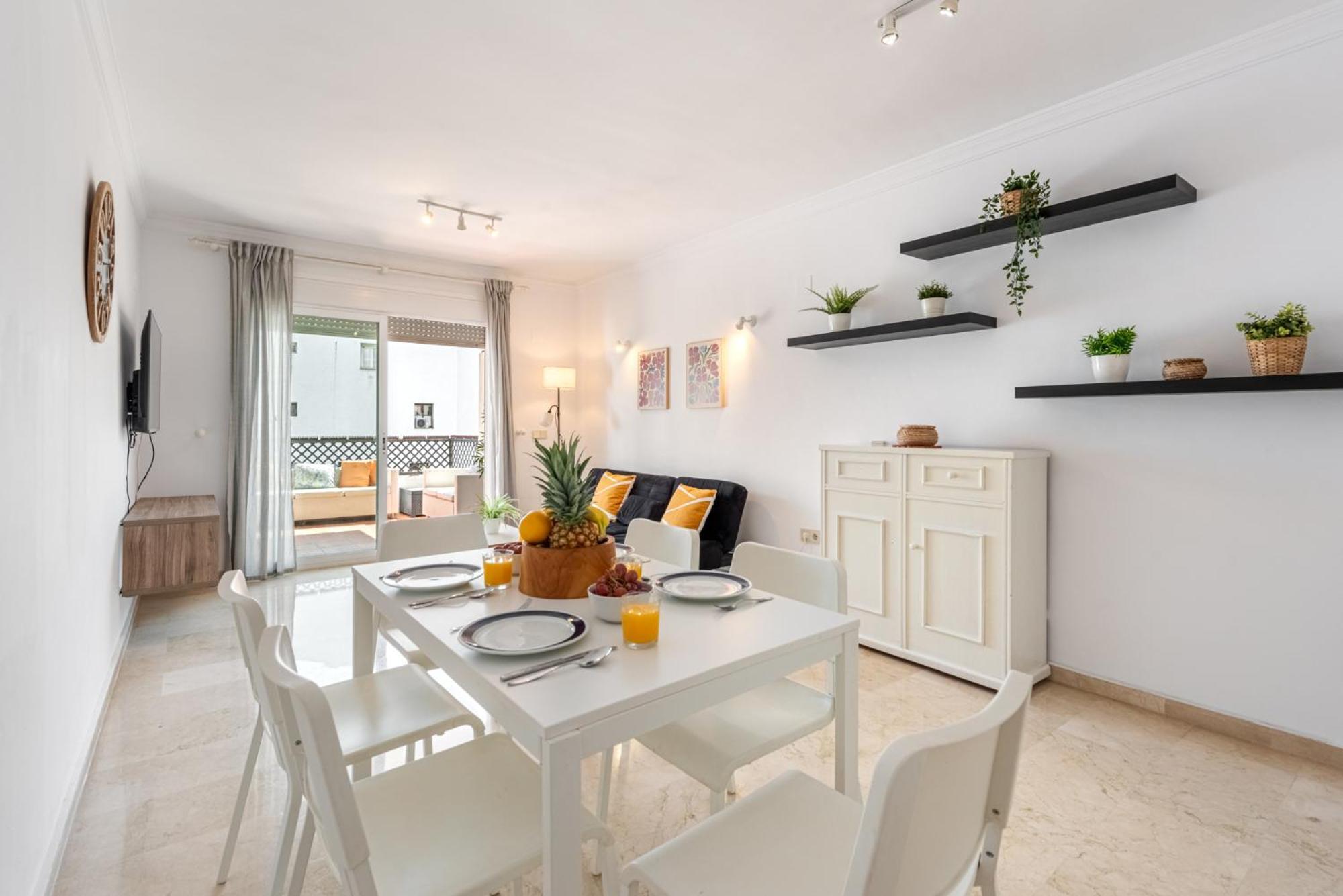 Terrazas De Banus, Location * Marbella