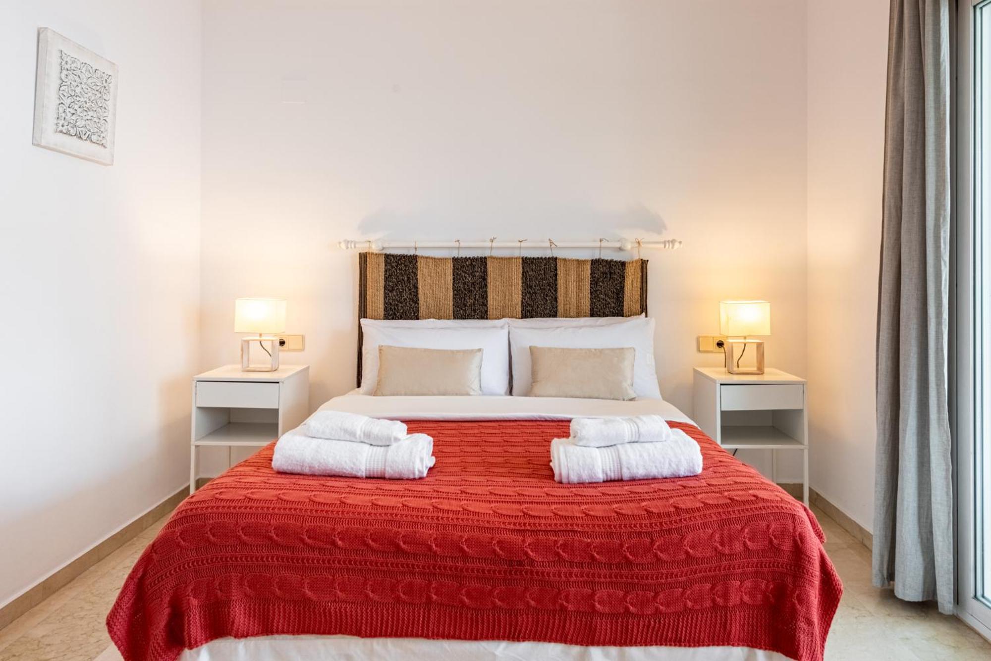 Terrazas De Banus, Location * Marbella