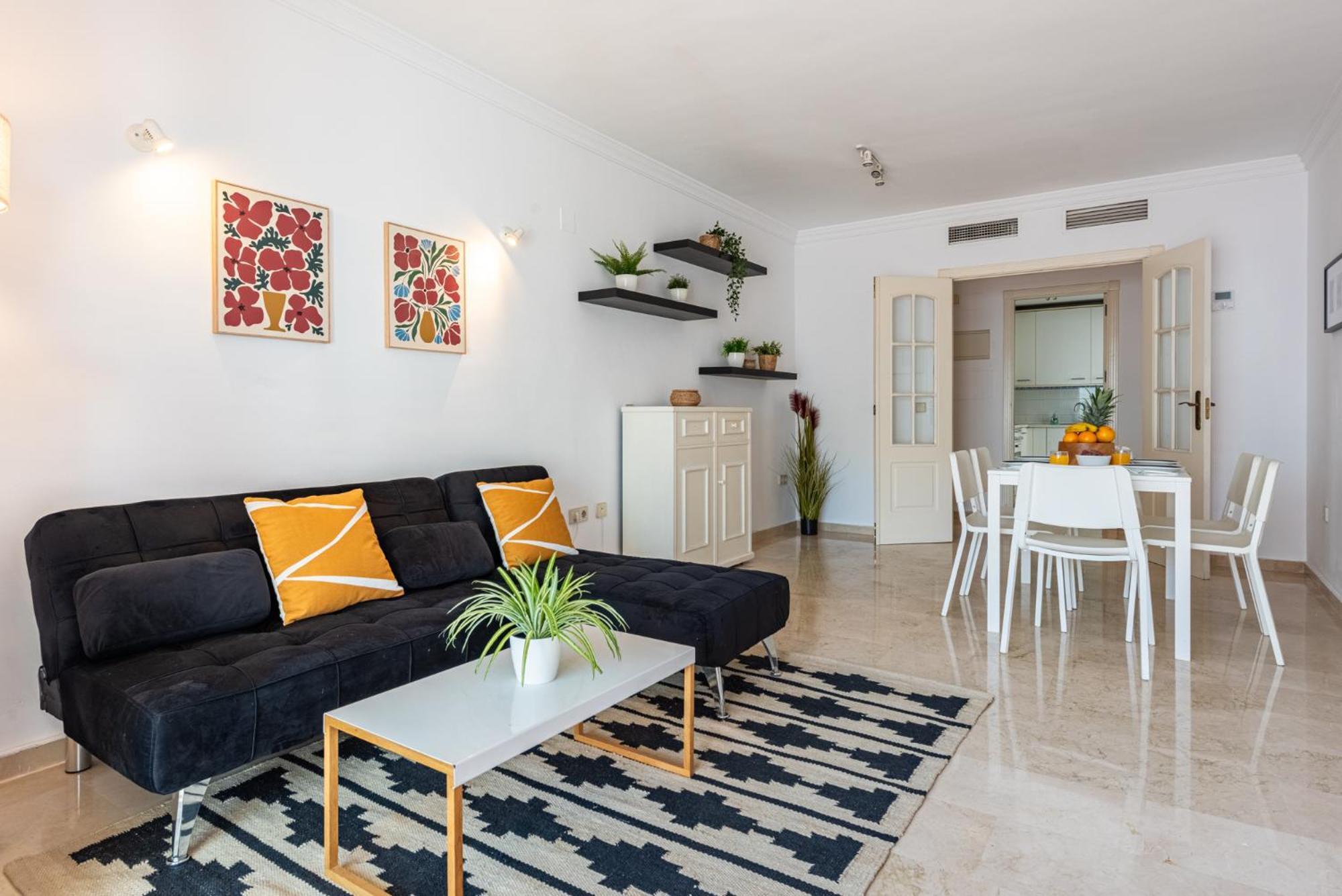 Terrazas De Banus, Location *