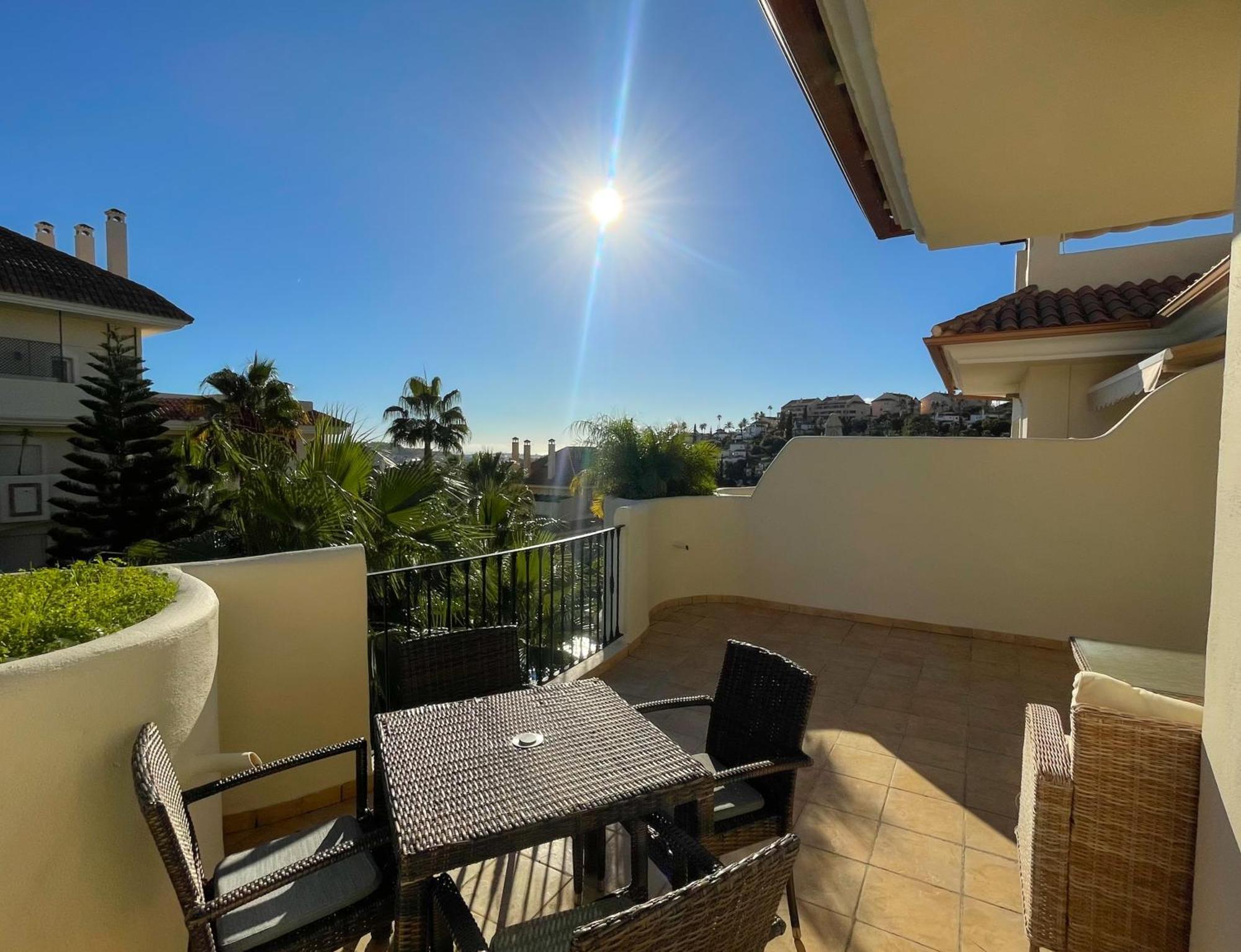 Apartment Aloha Hill Club Exclusive With Premier Amenities