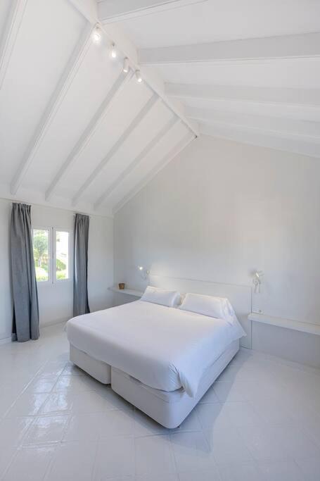 Spacious House With 3 Bedrooms And Private Pool