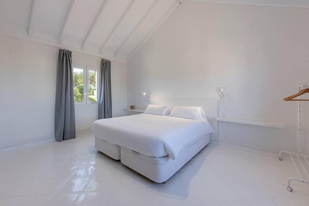 Spacious House With 3 Bedrooms And Private Pool