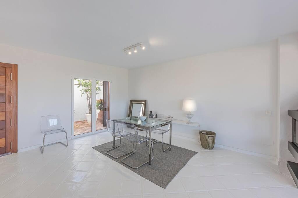 Spacious House With 3 Bedrooms And Private Pool *