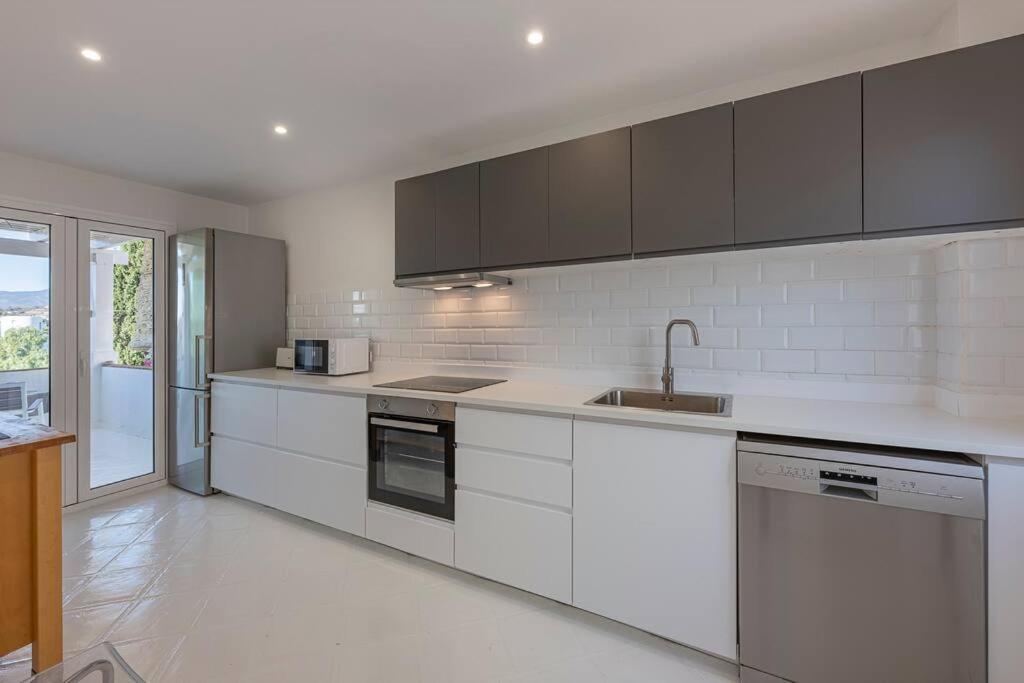 Spacious House With 3 Bedrooms And Private Pool