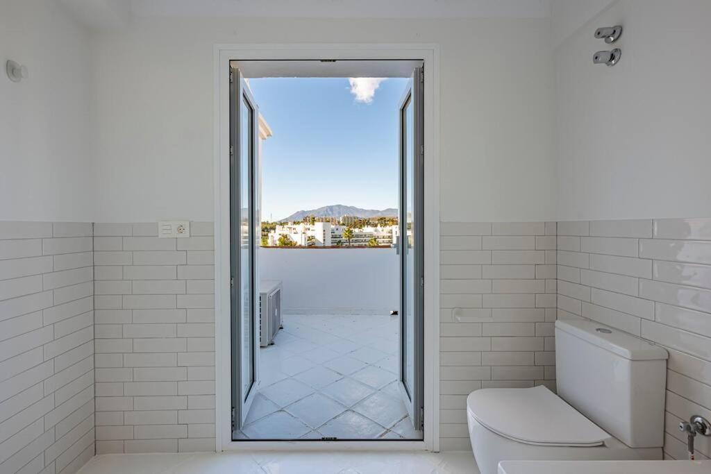 Spacious House With 3 Bedrooms And Private Pool Holiday home Marbella