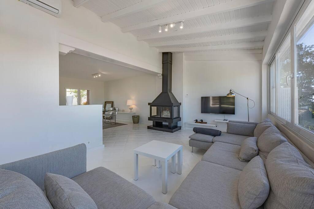 Spacious House With 3 Bedrooms And Private Pool Holiday home Marbella