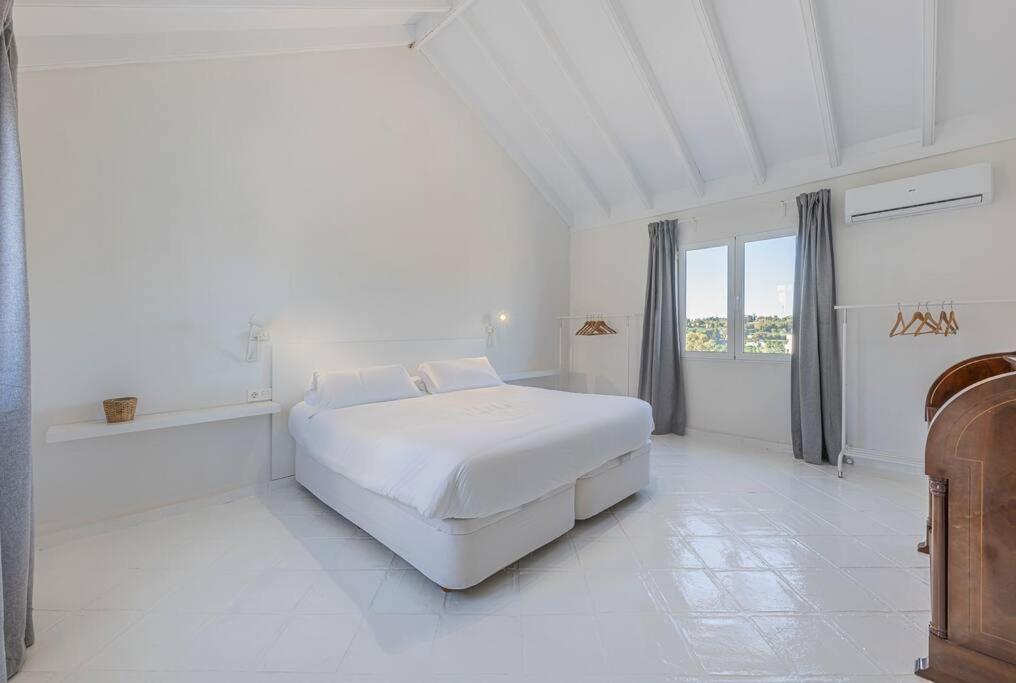 Spacious House With 3 Bedrooms And Private Pool *