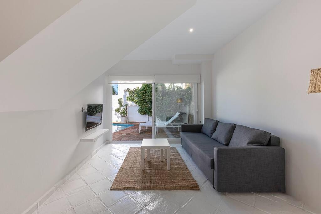 Spacious House With 3 Bedrooms And Private Pool
