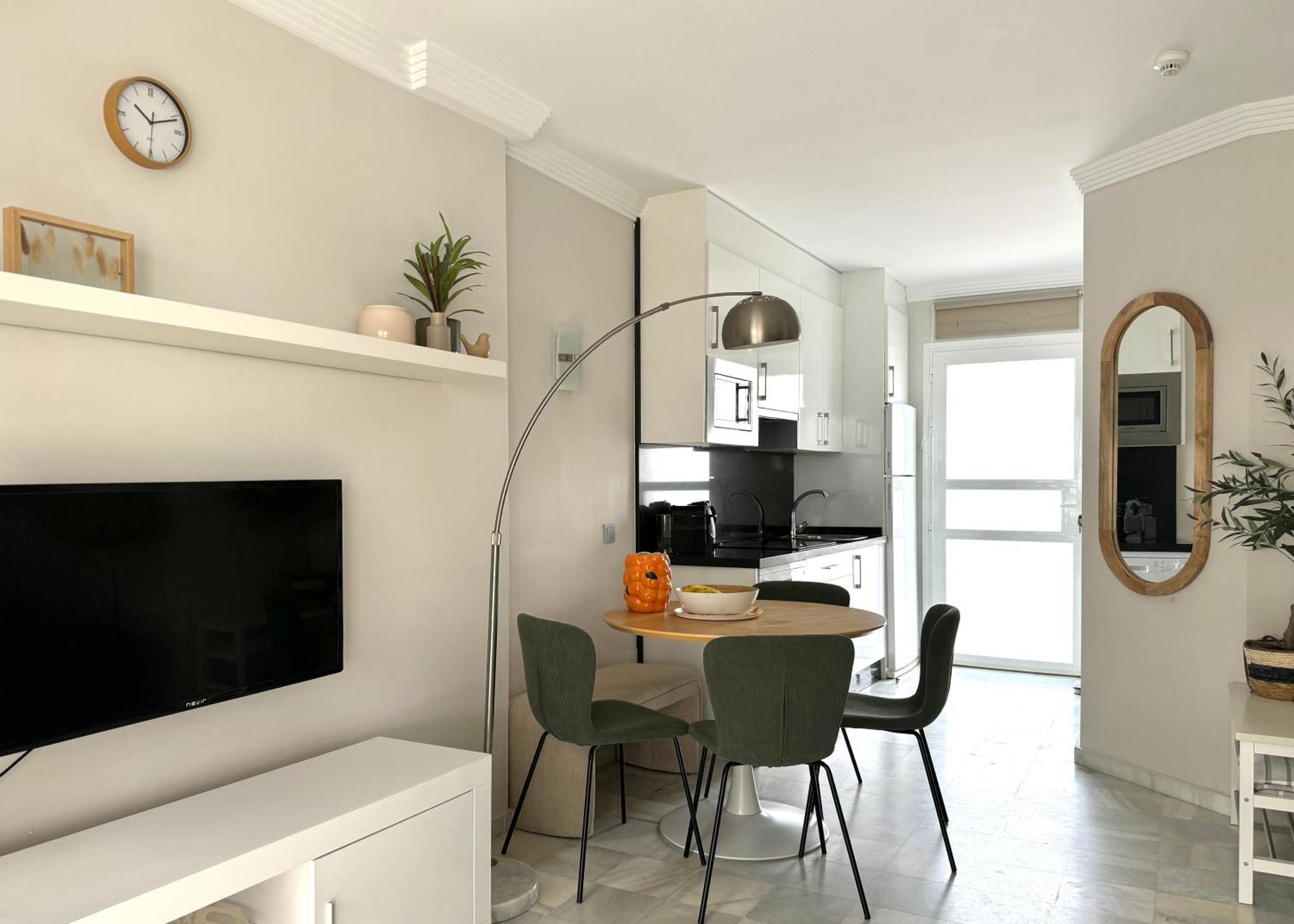 Apartment Casa Naranja, Cabopino 2 Pools & Heated Indoor Pool
