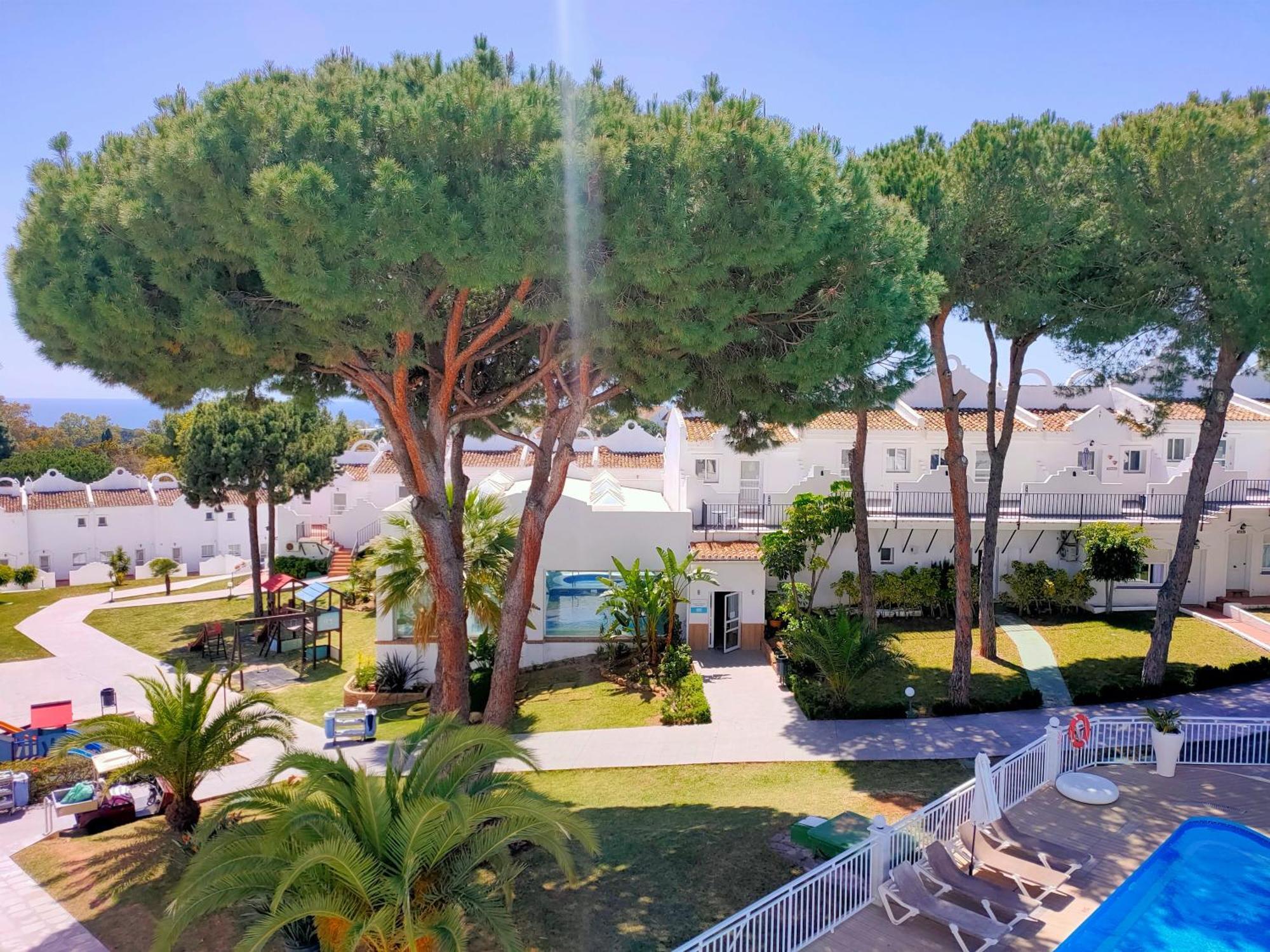 Apartment Casa Naranja, Cabopino 2 Pools & Heated Indoor Pool Marbella