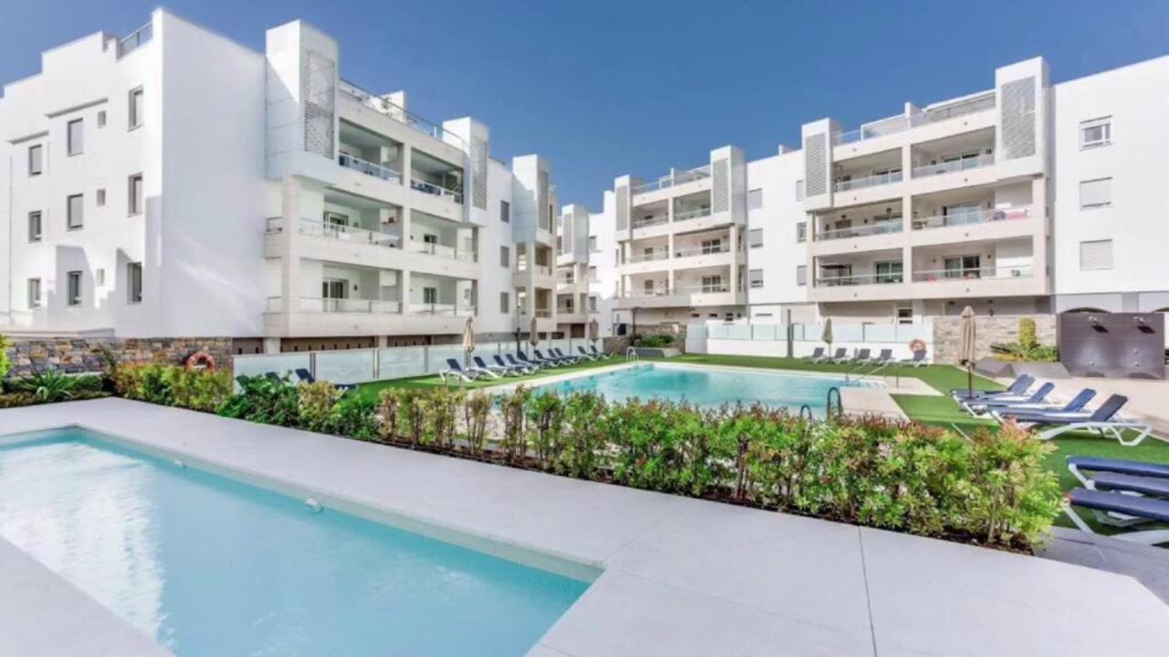 Deluxe 3 Bedroom By Aqua Apartments, Apartment *