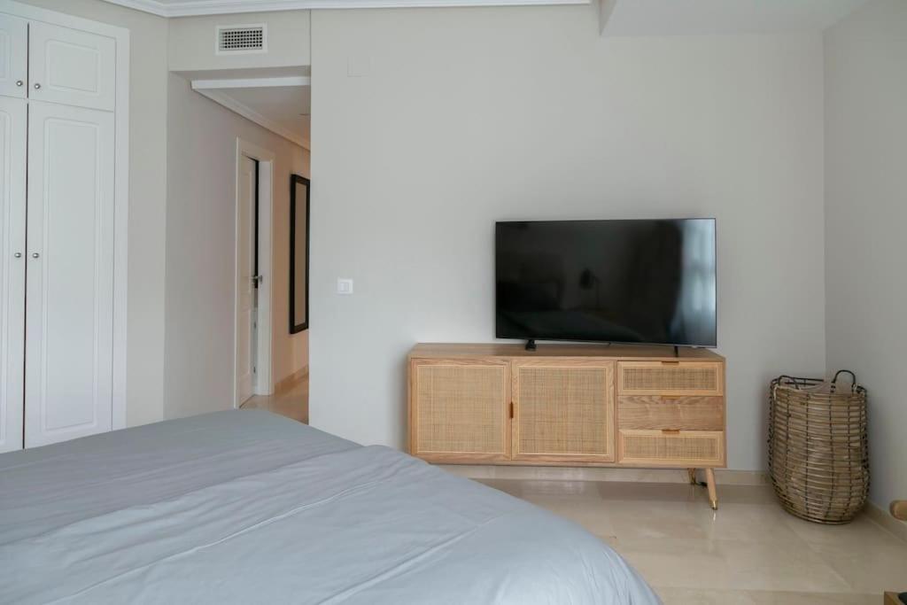 First Line Beautiful And Bright Apartment Marbella