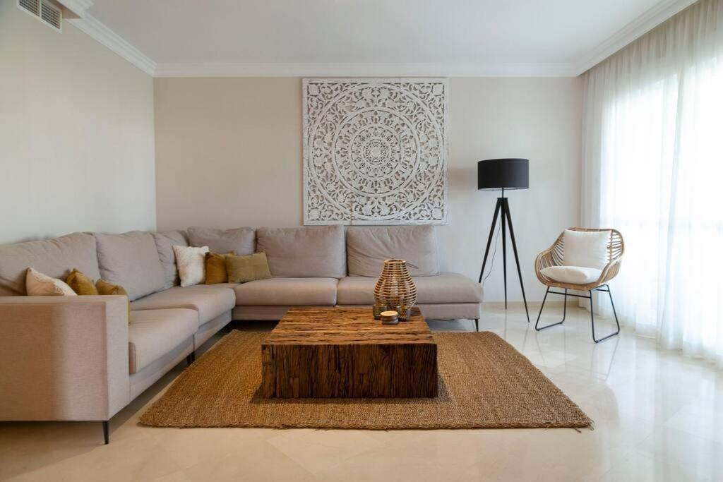 Apartment First Line Beautiful And Bright Marbella