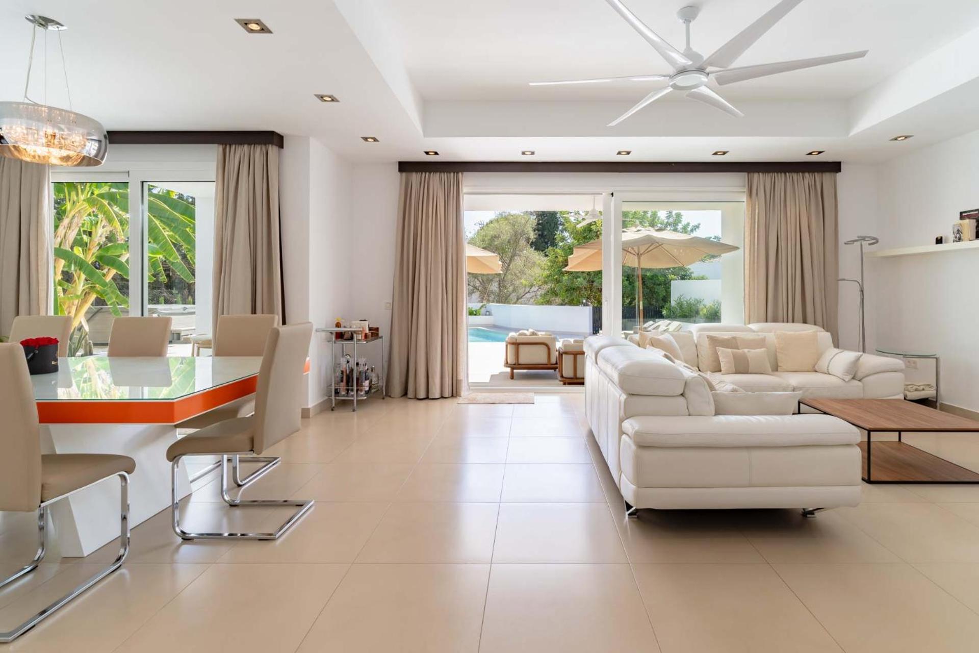 Elegant Villa In Marbella