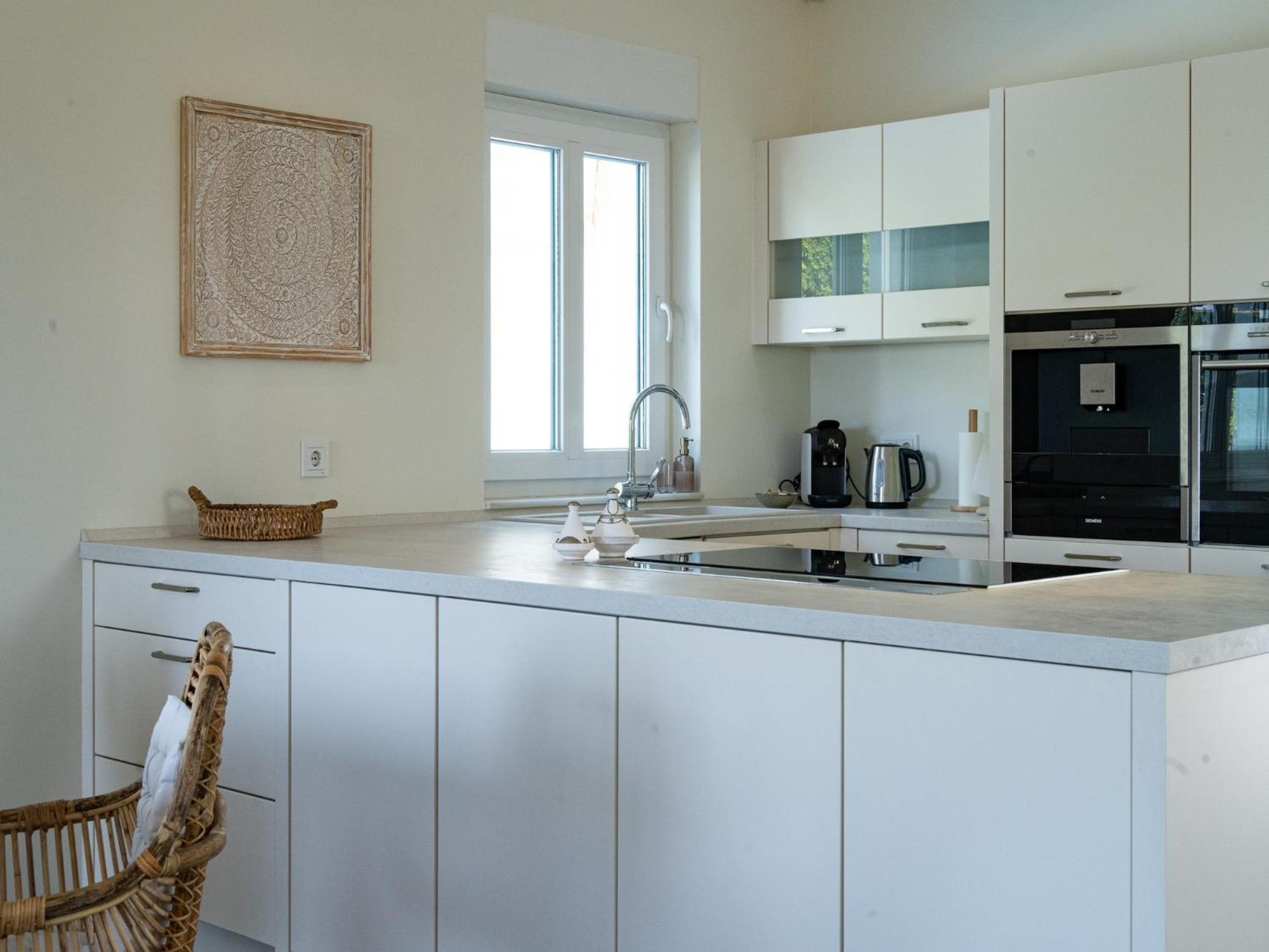 Madrugada, Beachside In Costabella Villa Marbella