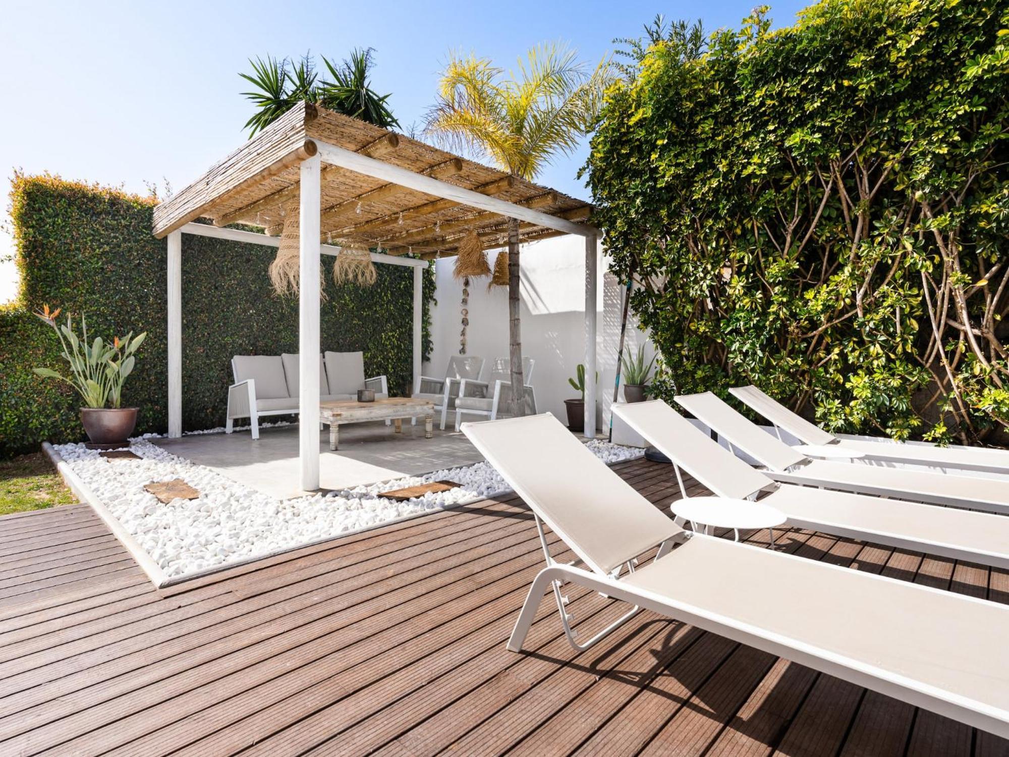 Madrugada, Beachside In Costabella *