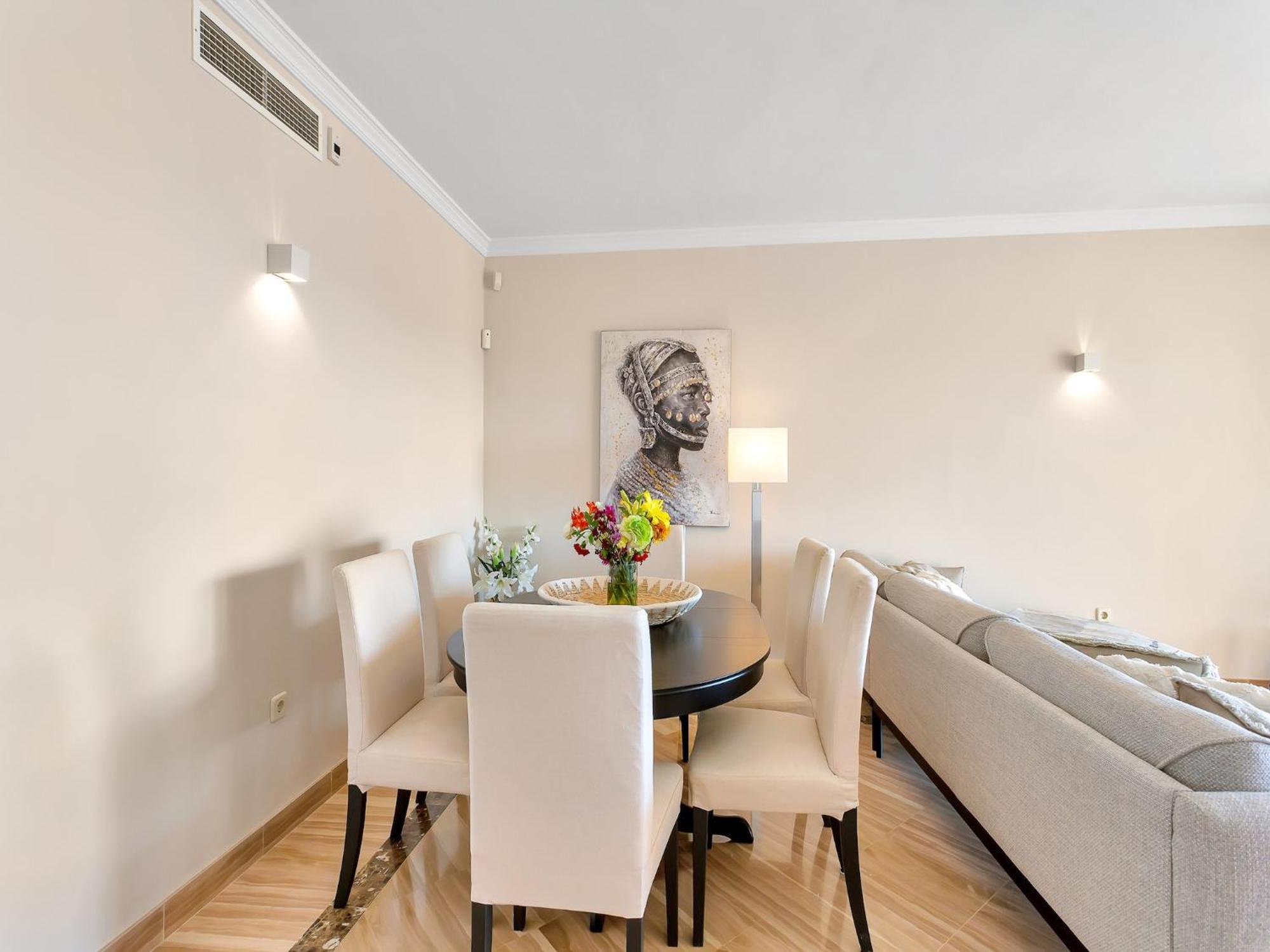 Charming With Terrace Apartment
