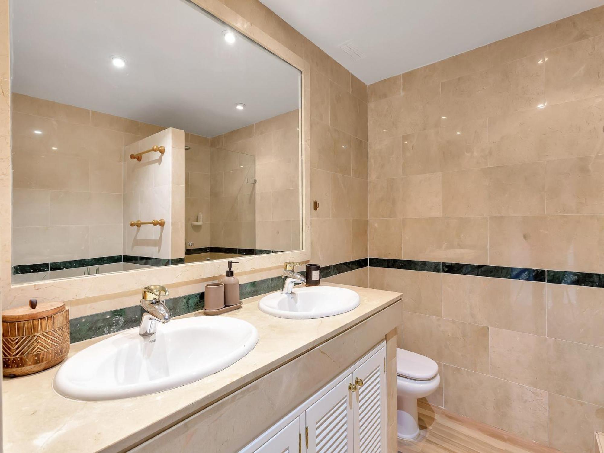 Charming With Terrace Apartment Marbella