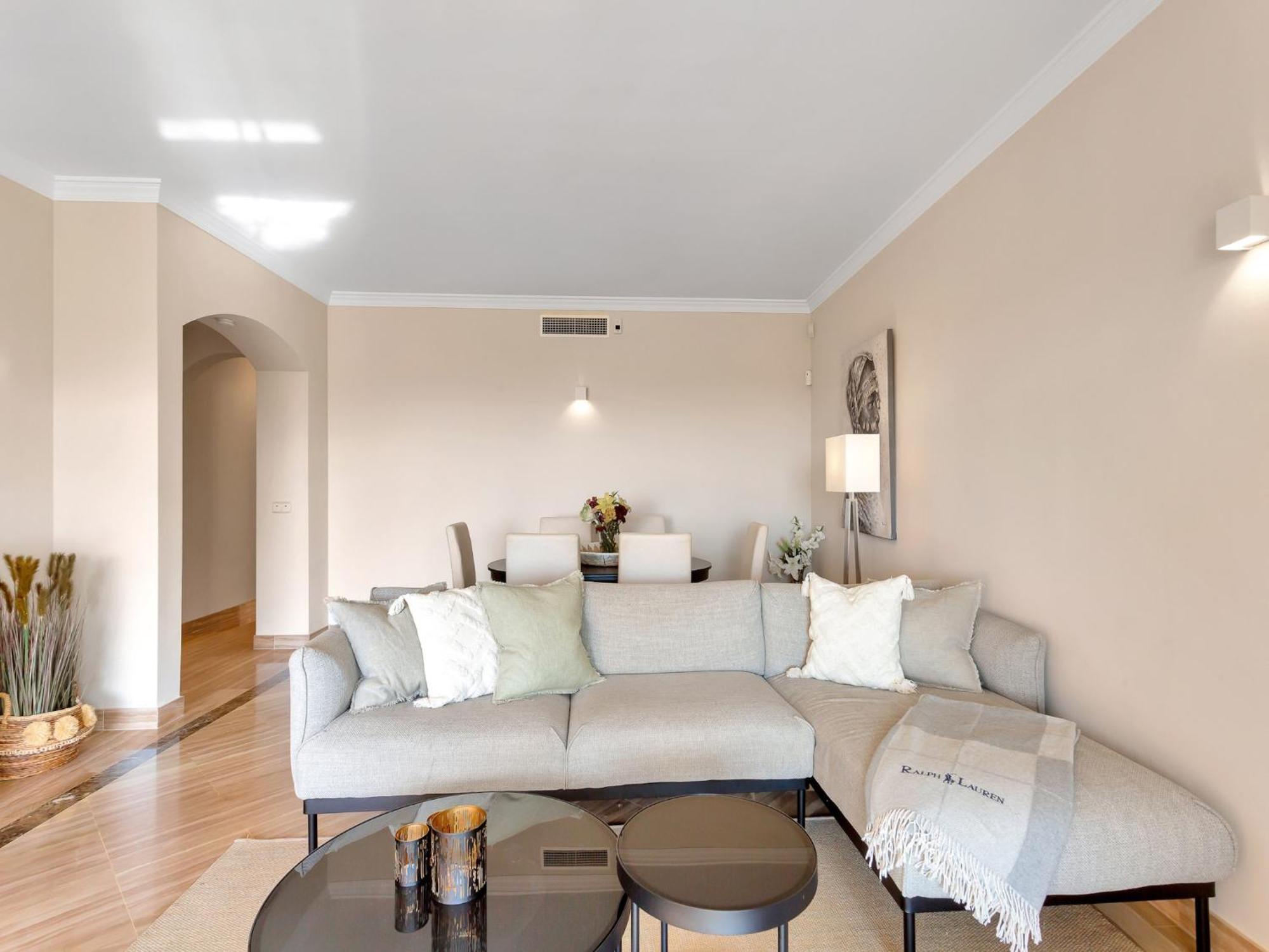 Charming With Terrace Apartment