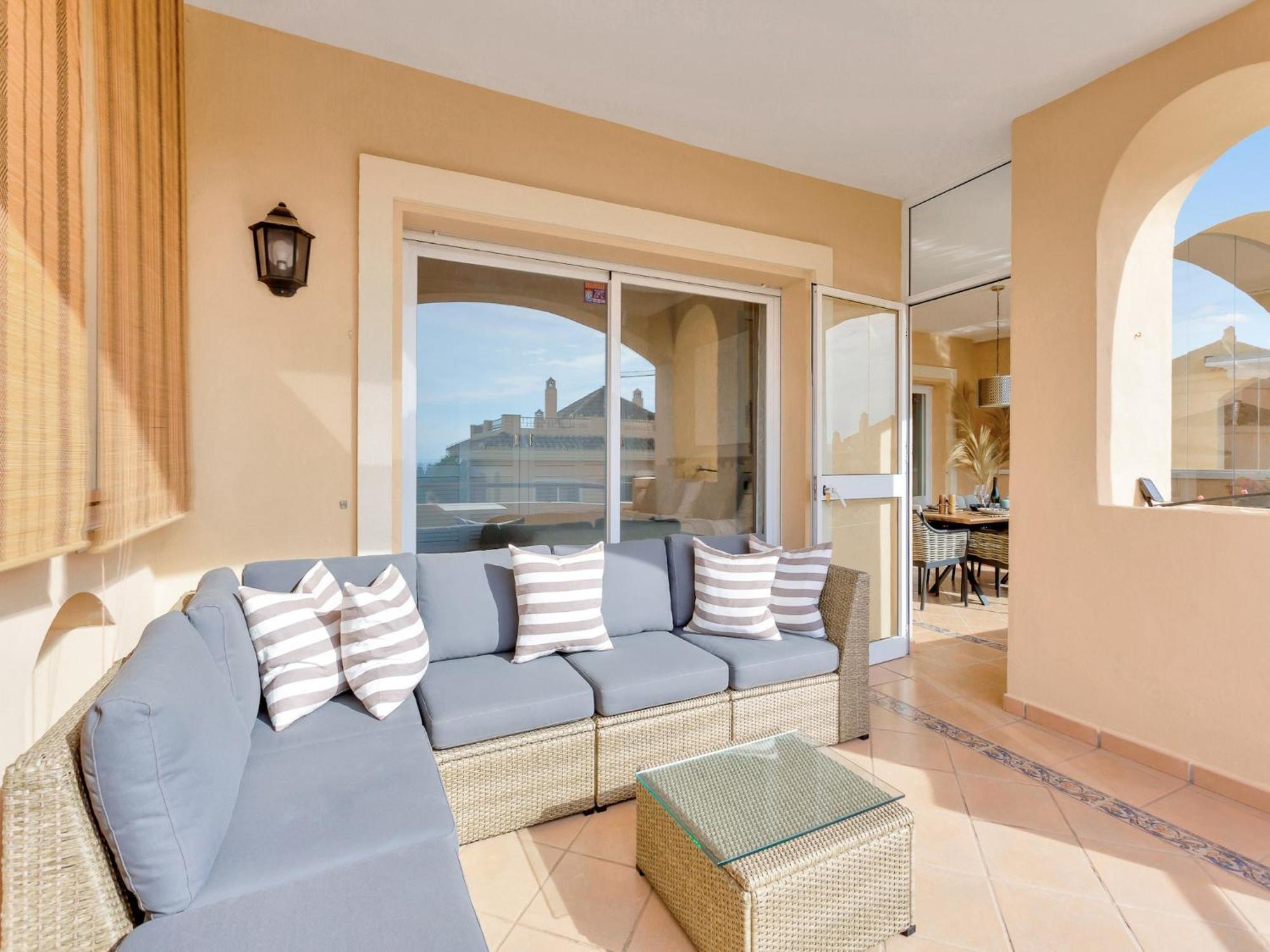 Apartment Charming With Terrace Marbella