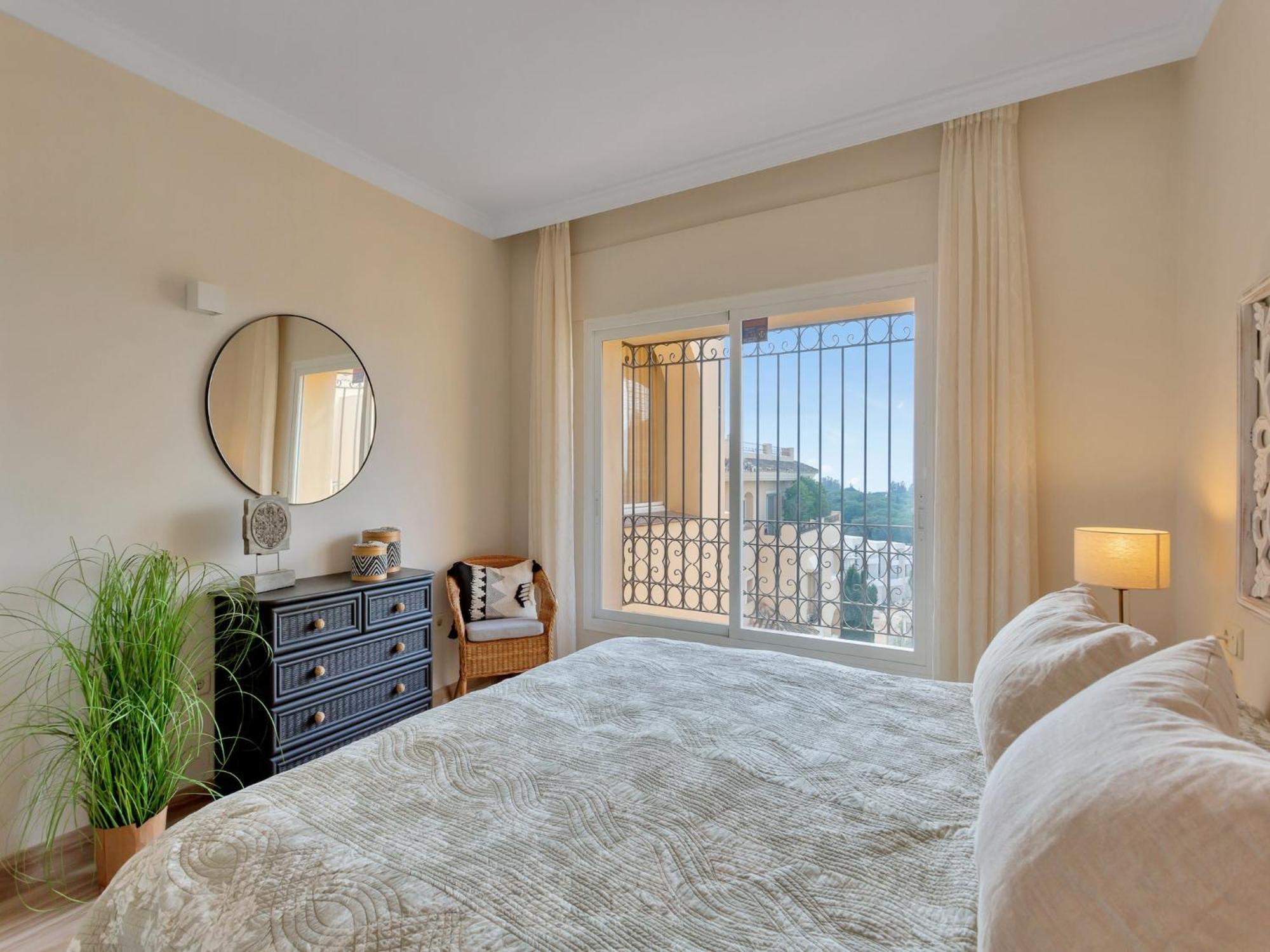 Charming With Terrace Apartment *