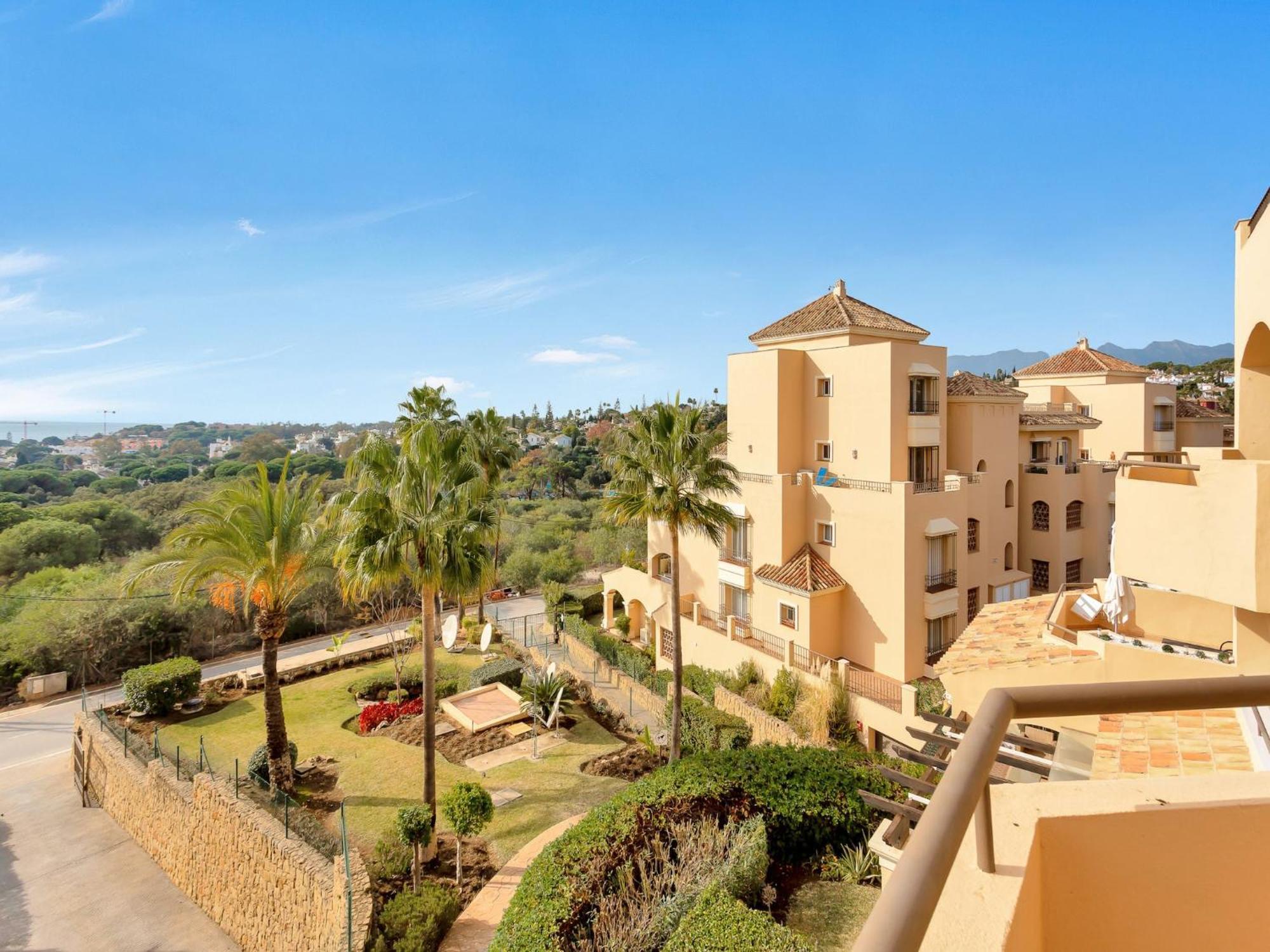 Apartment Charming With Terrace Marbella